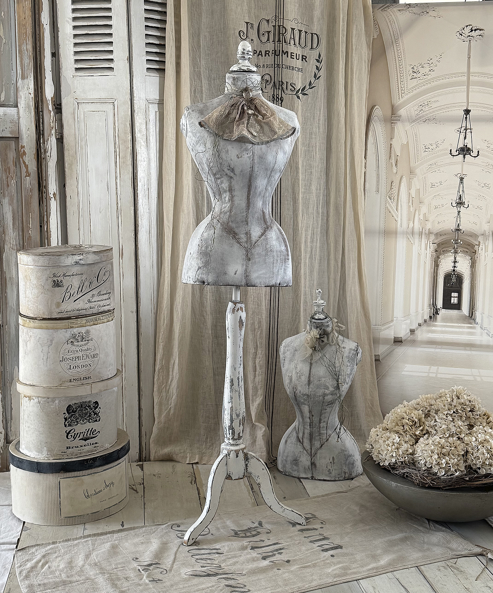 Antike Schneiderpuppe „Wespentaille“ im zarten Vintage-Look***