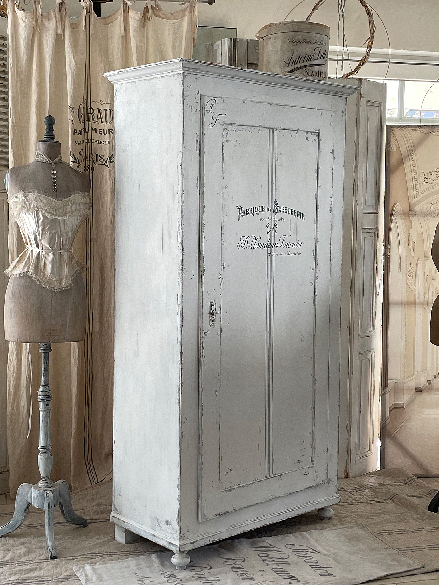 Großer Wäscheschrank Brocante*** Großer Wäscheschrank Brocante***