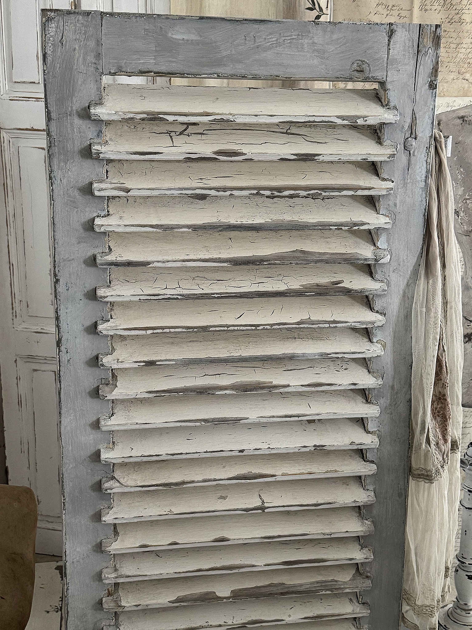 Wunderschöner antiker Lamellenladen im authentischen Vintage-Charme***