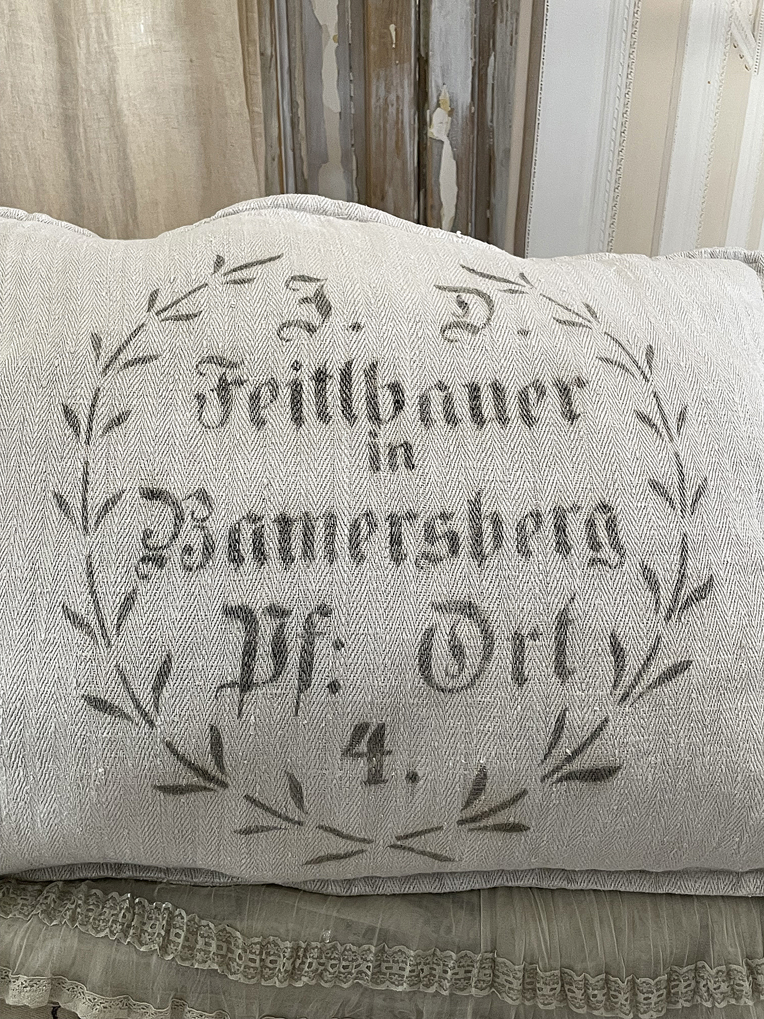 Altes großes Mehlsack-Kissen 4.*** Altes großes Mehlsack-Kissen 4.***