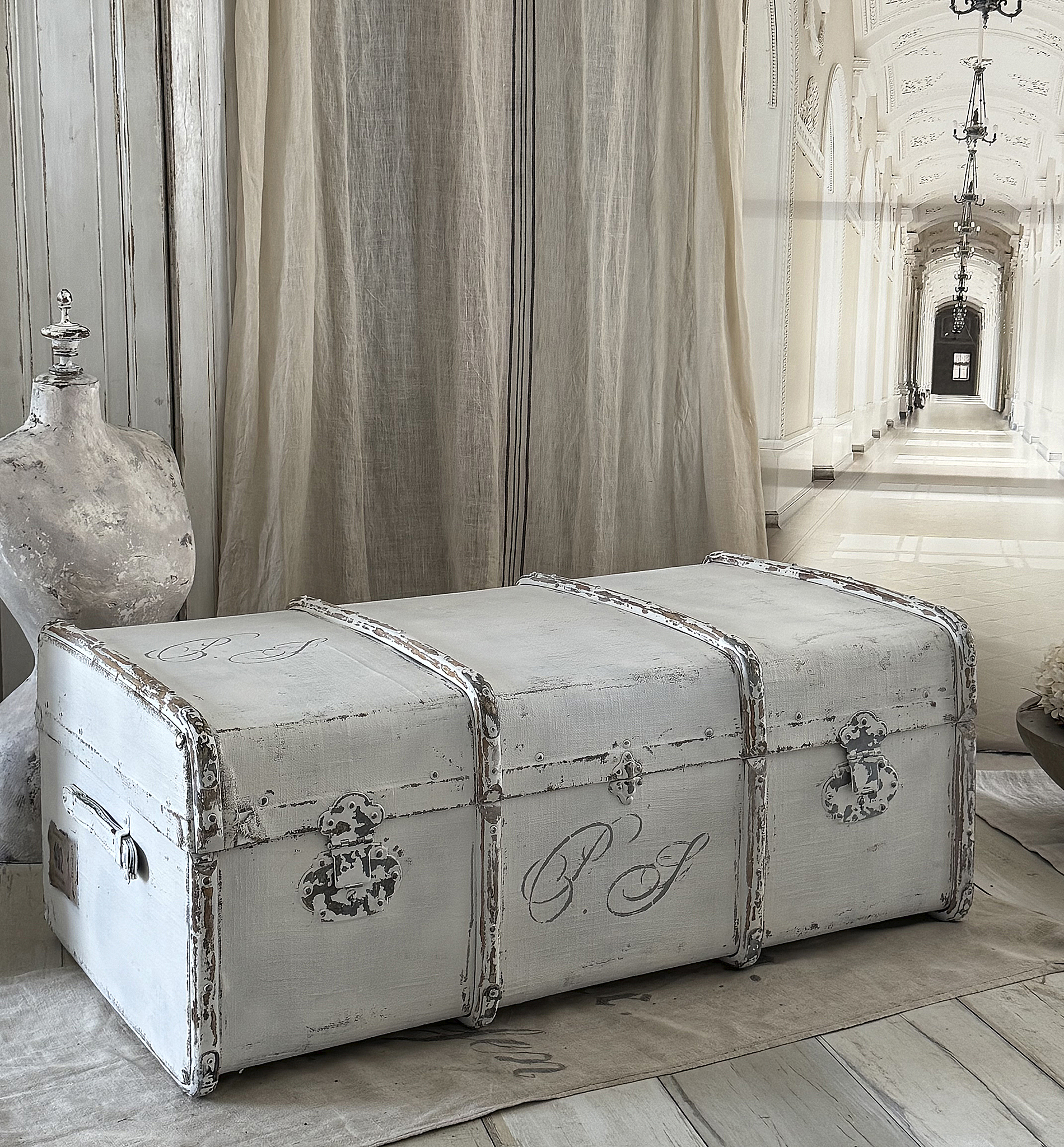 Antiker Überseekoffer „Shabby White“ im nostalgischen Vintage-Look***