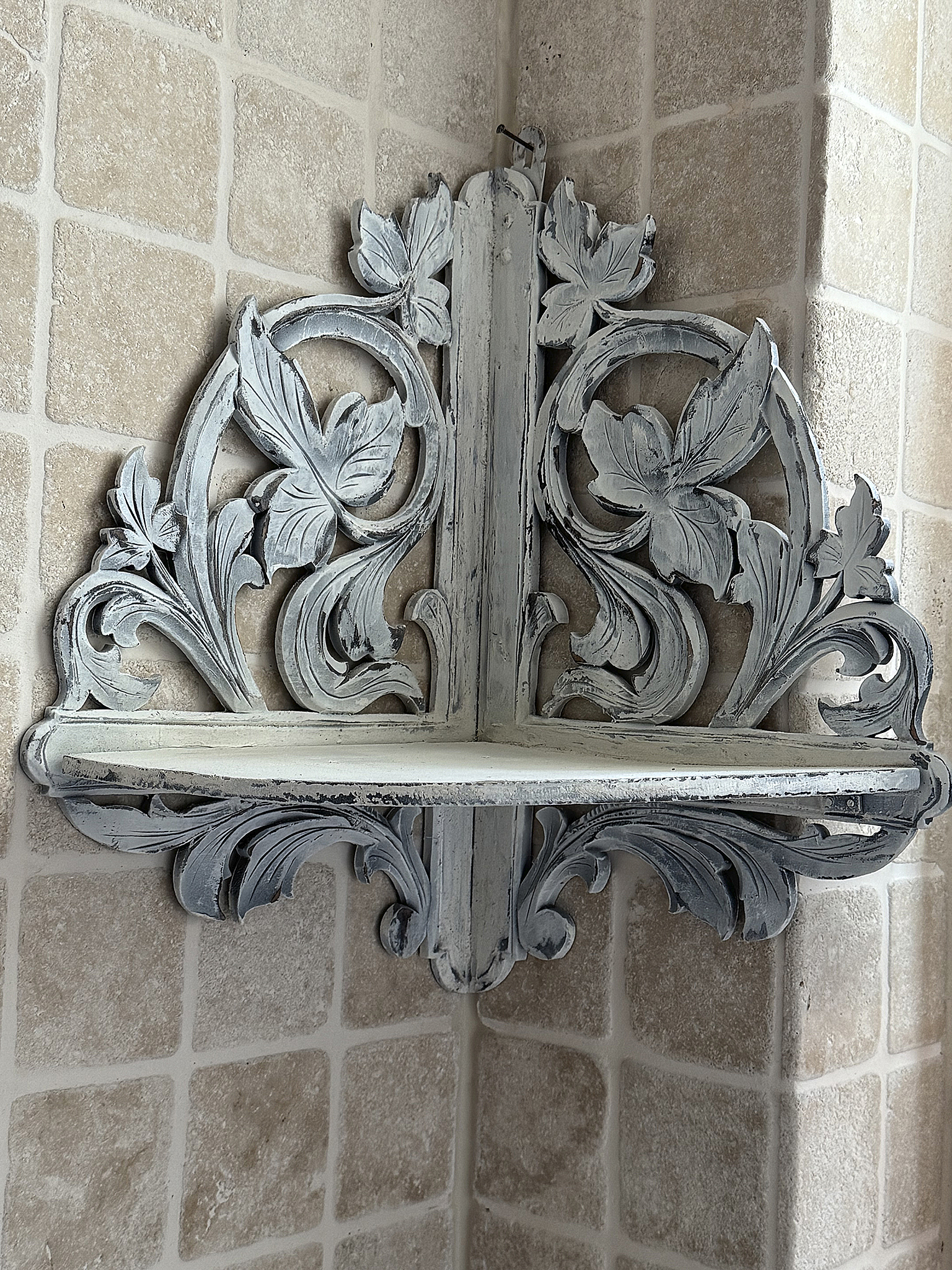 Antikes Eckregal im Jugendstil***