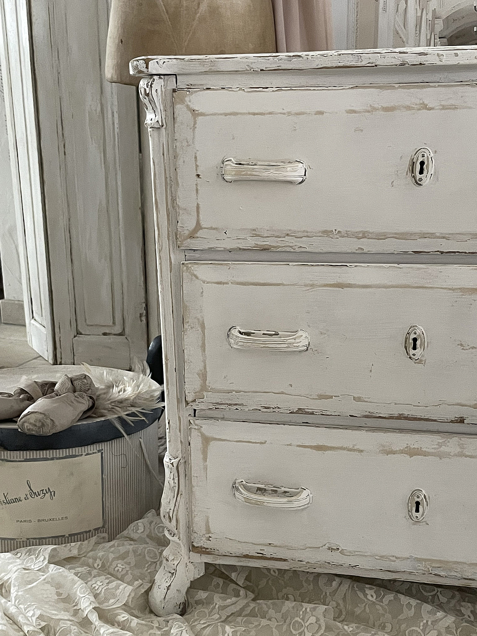 Reizende antike Biedermeier Kommode Reizende antike Biedermeier Kommode