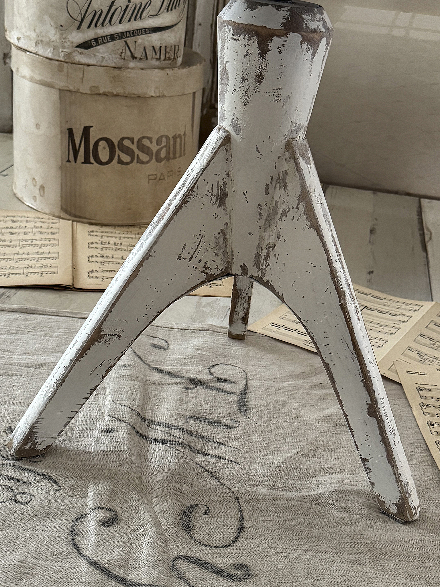 Alter, wertiger Klavierhocker im Shabby-Stil***