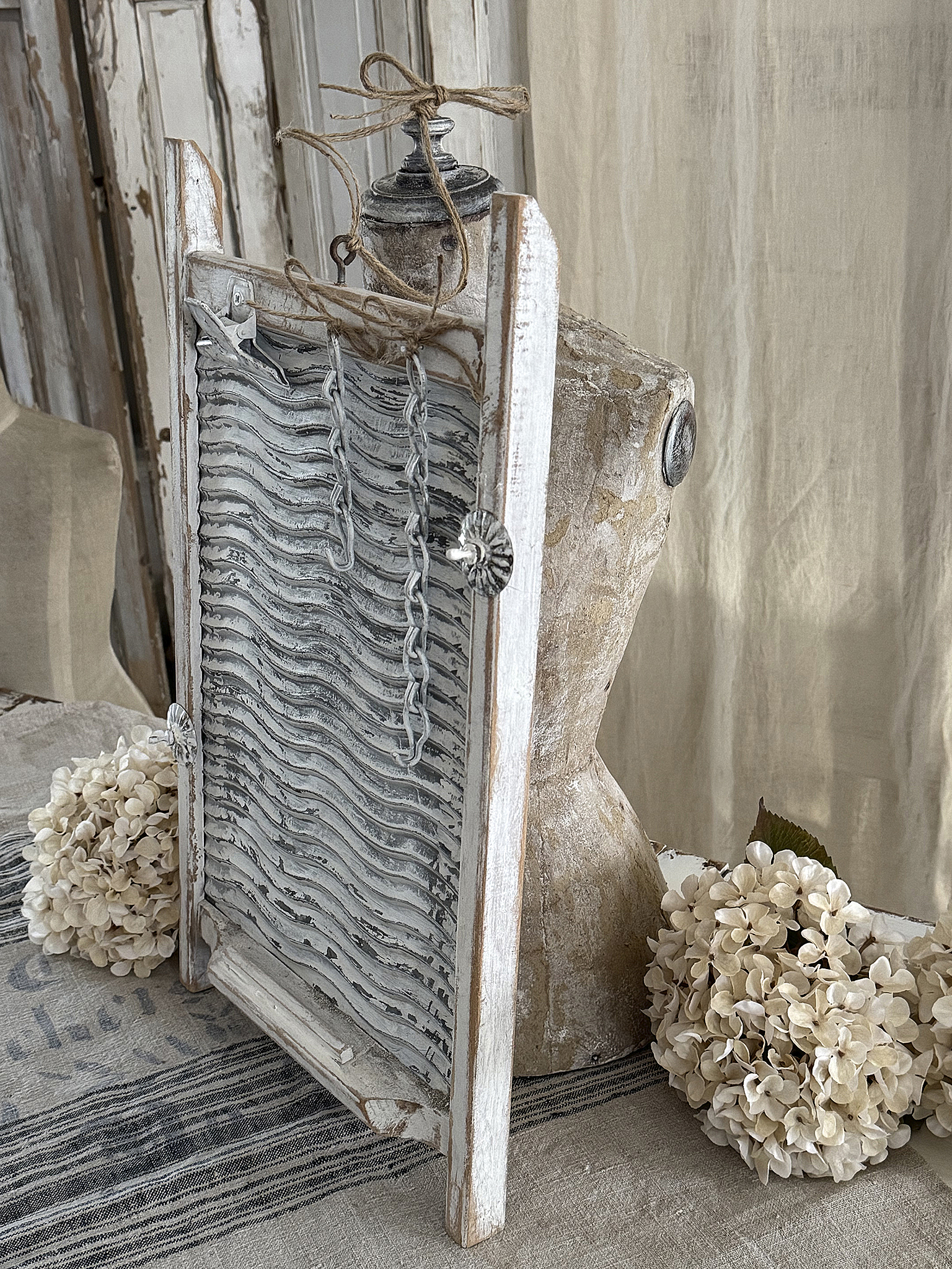 Individuelles Waschbrett als Memo Board im Shabby-Kleid