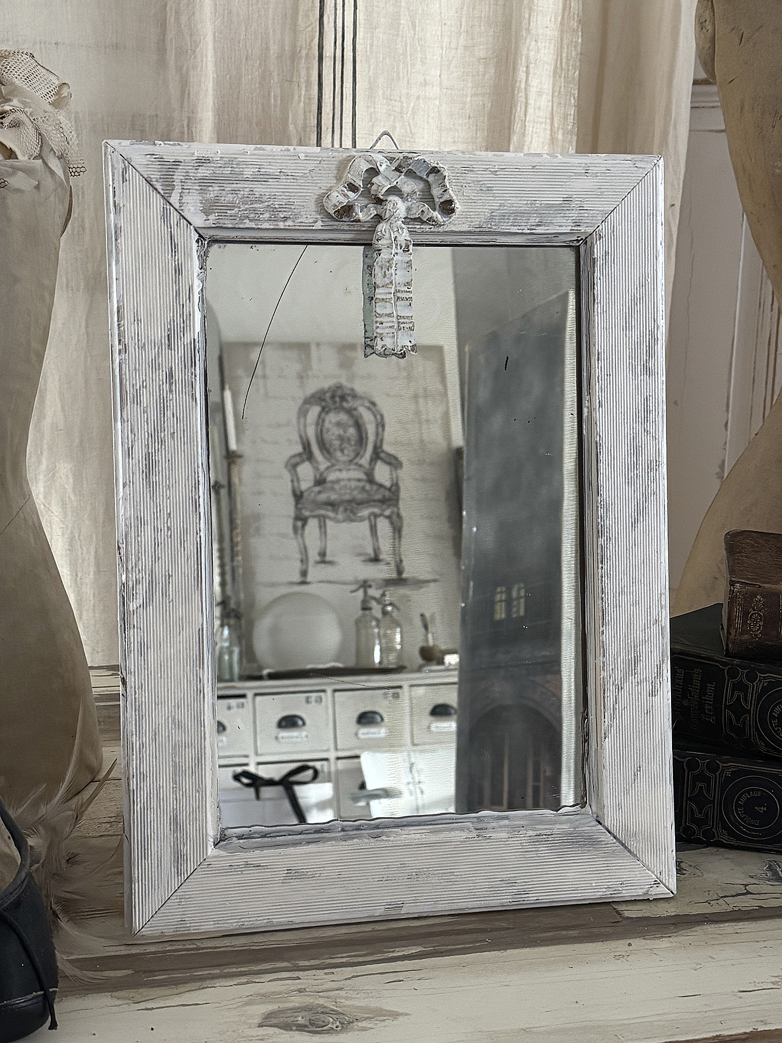  Kleiner antiker Wandspiegel ***