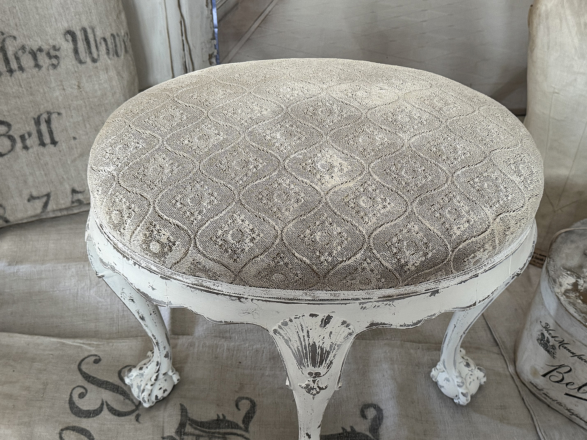 Antiker Hocker aus Frankreich***