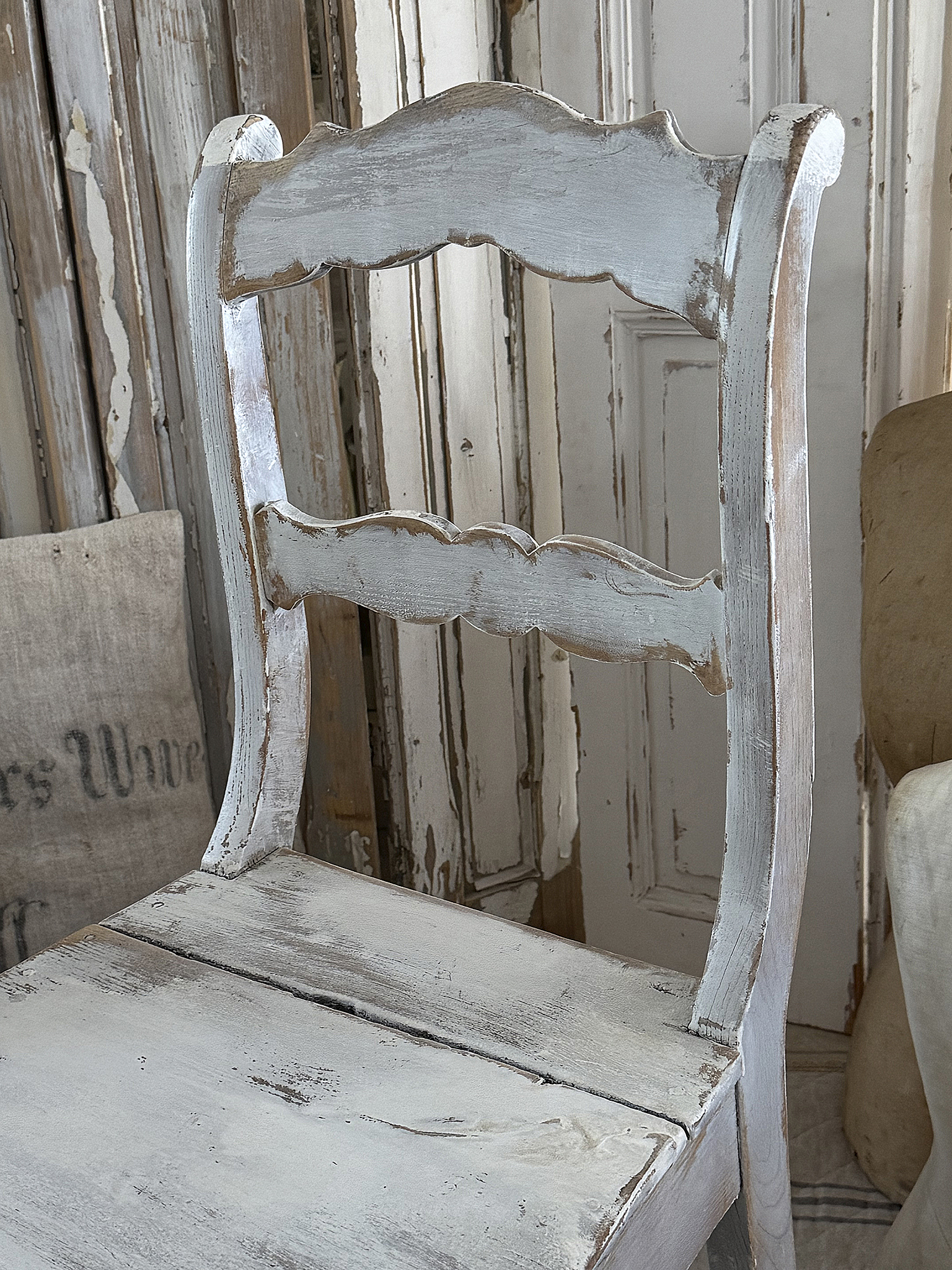 Antiker niedriger Biedermeierstuhl***