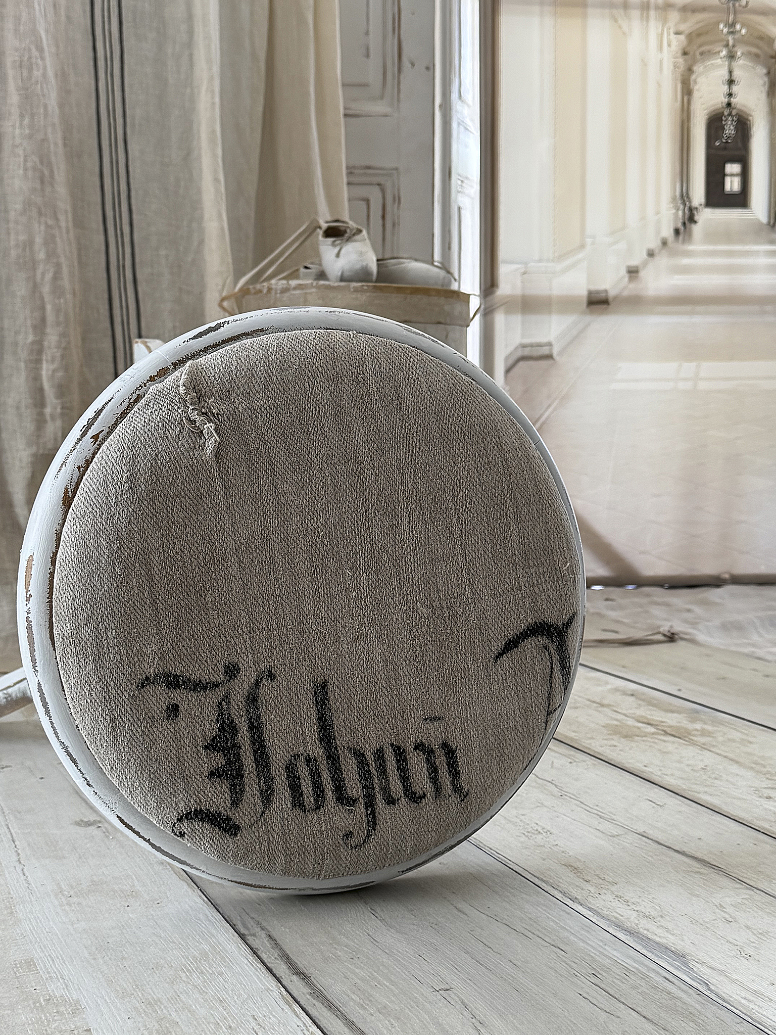Alter Klavierhocker im Shabby Chic mit originalem Leinensack-Bezug***