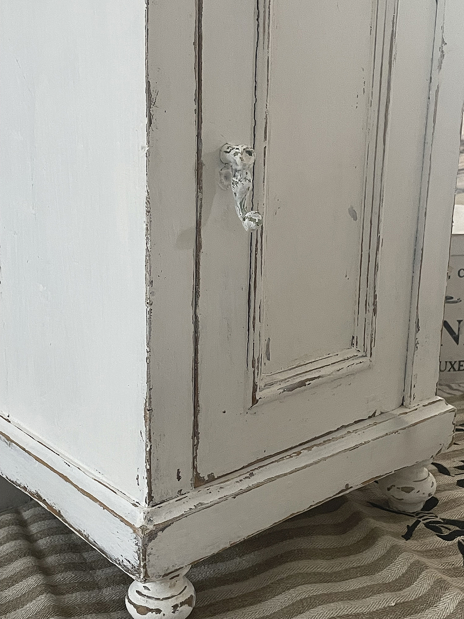 Antiker Beistellschrank im alten Originallack*** Antiker Beistellschrank im alten Originallack***