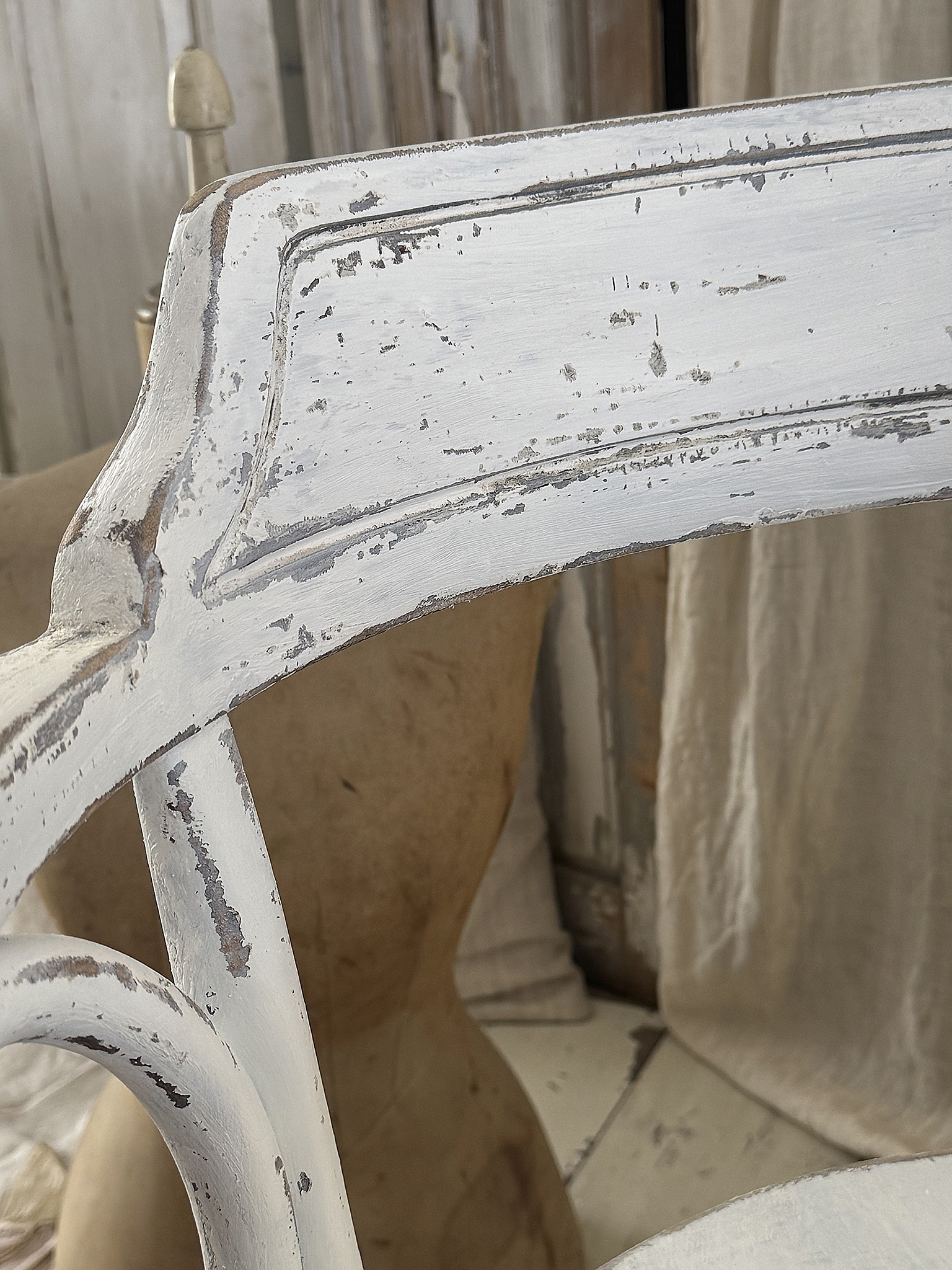 Antiker Thonet Armstuhl aus Buchholz – zeitlose Eleganz im Shabby-Look***