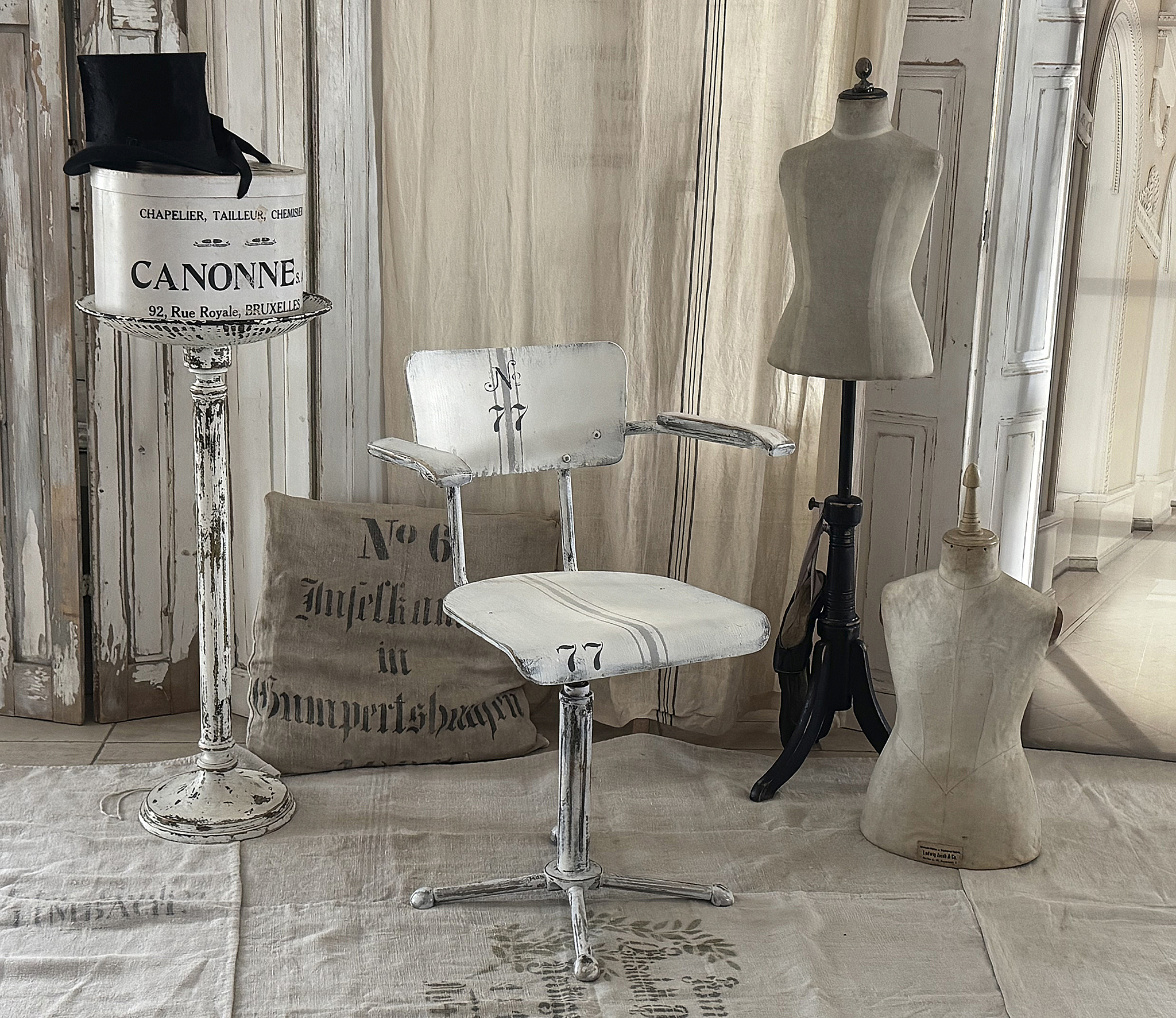 Alter Shabby Bürostuhl 77***