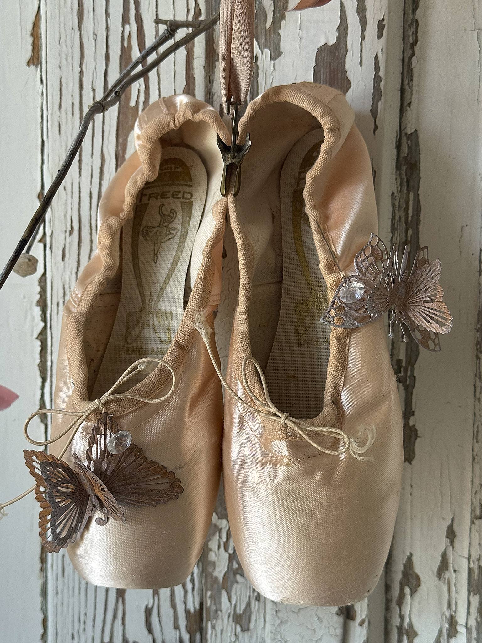 Individuelles Ballettschuh-Arrangement mit Lackorchidee***