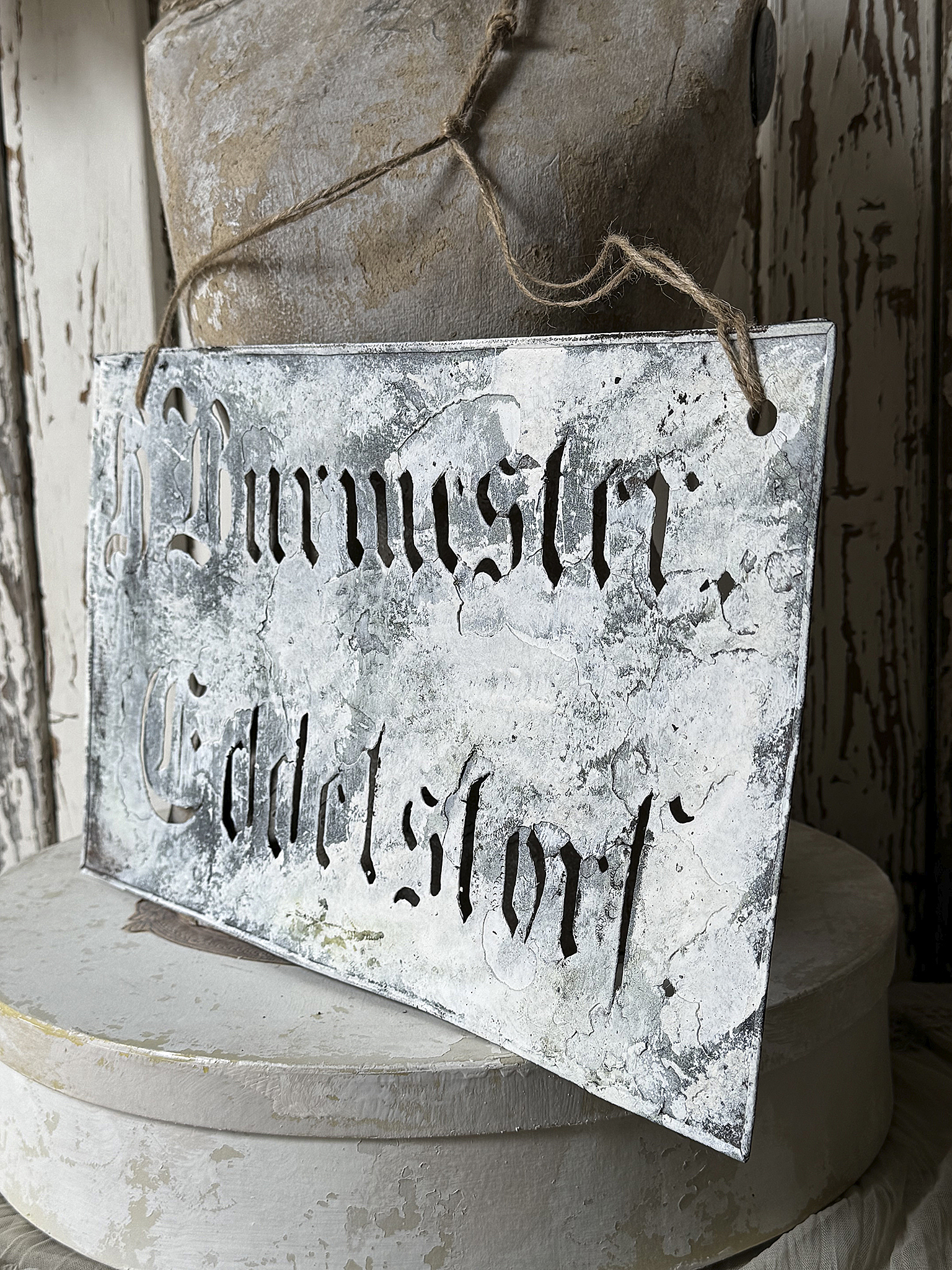 Antike Eisen-Schablone mit Patina & altdeutscher Schrift***