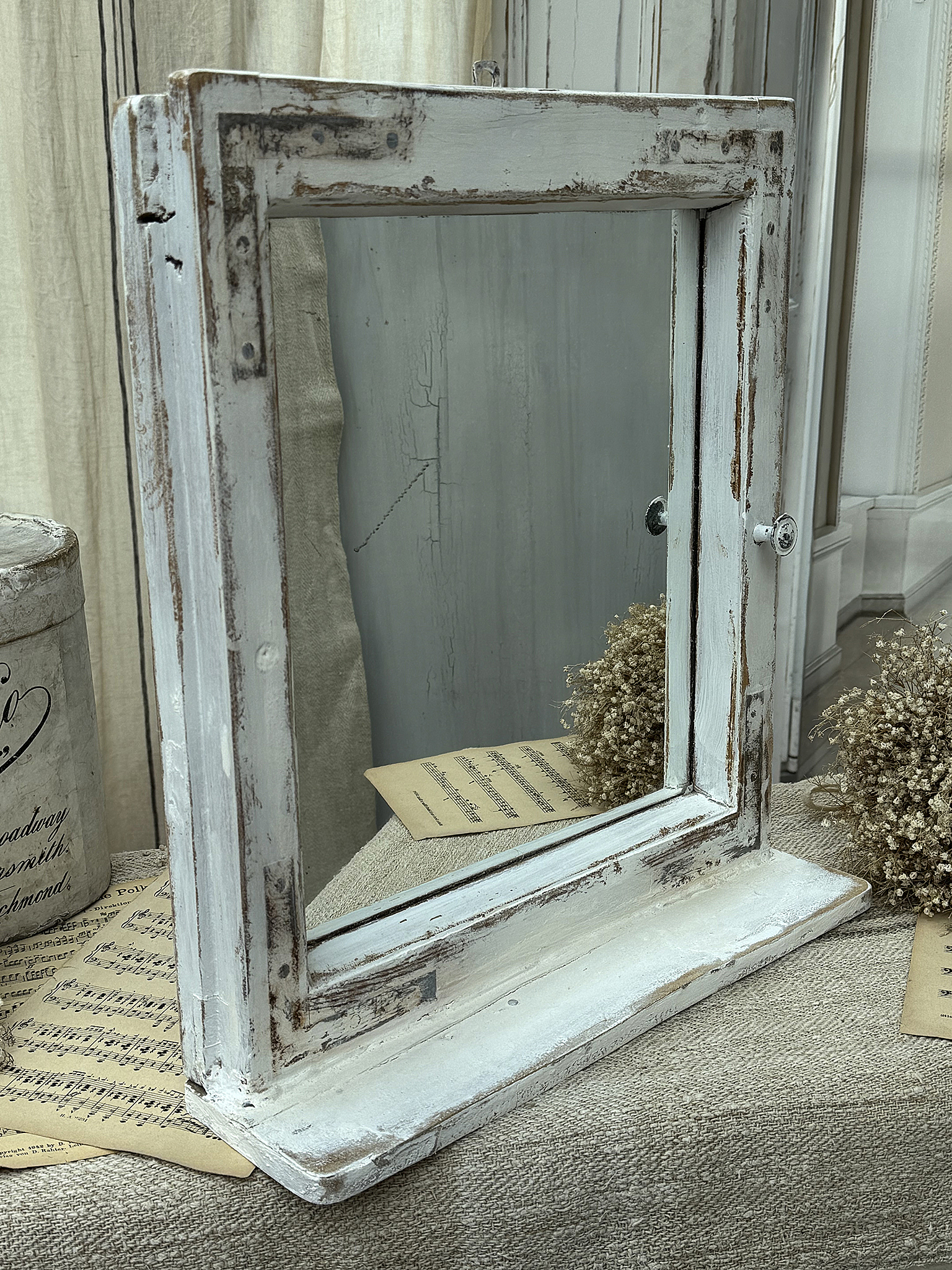 Altes Spiegelfenster mit Fensterbank*** Altes Spiegelfenster mit Fensterbank***