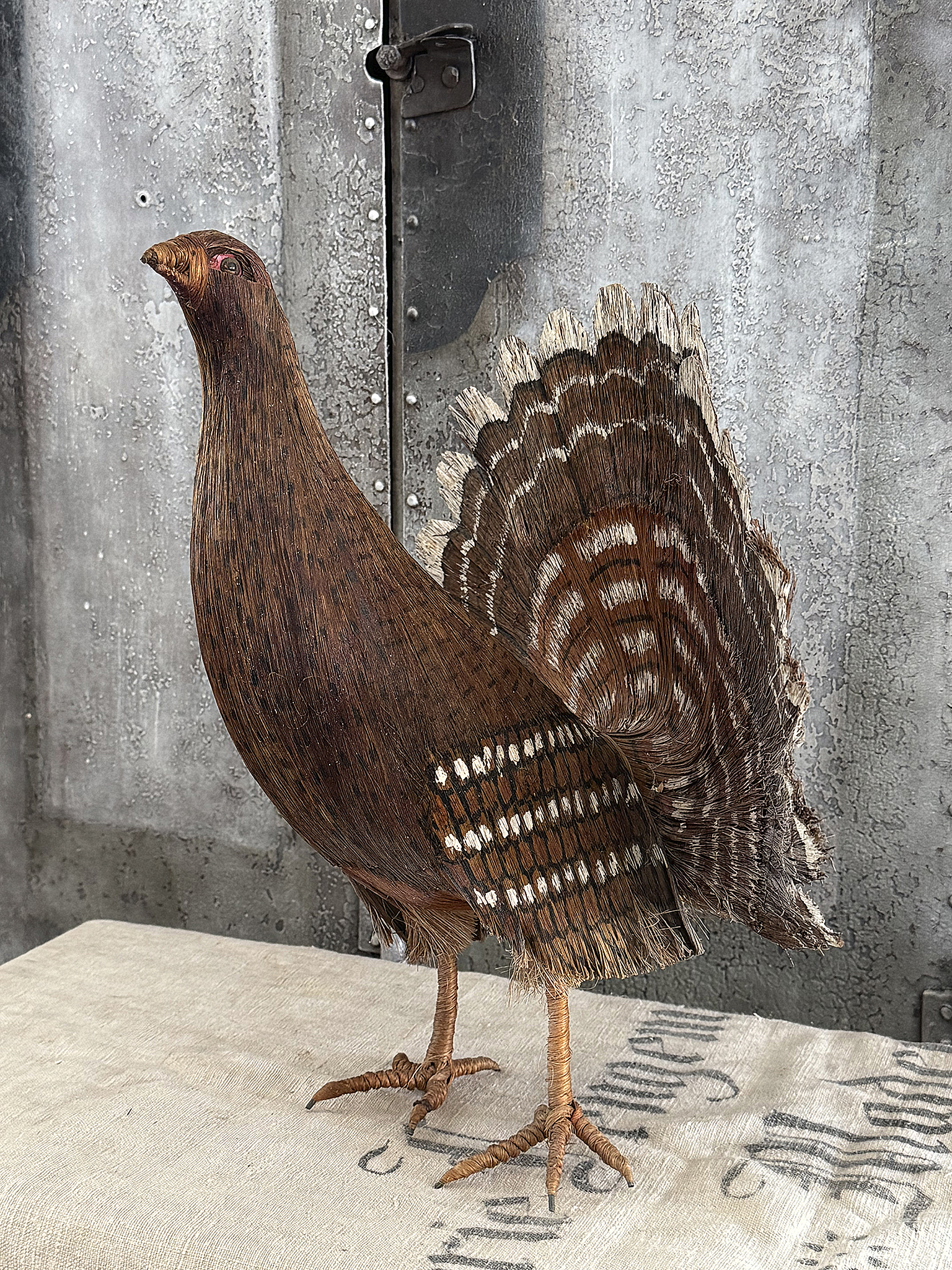 Vintage-Truthahn aus Naturästen – detailreiche Vogelskulptur mit natürlichem Charme***