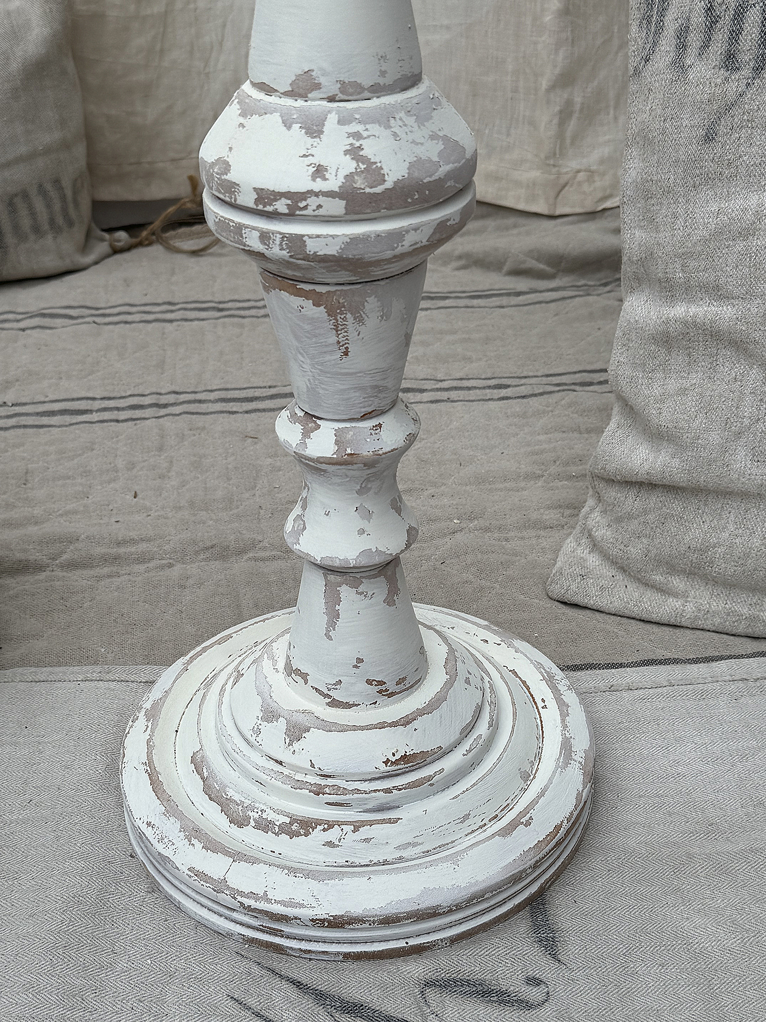 Alte französische Holzsäule – Charmantes Stück im weißen Shabby-Look***