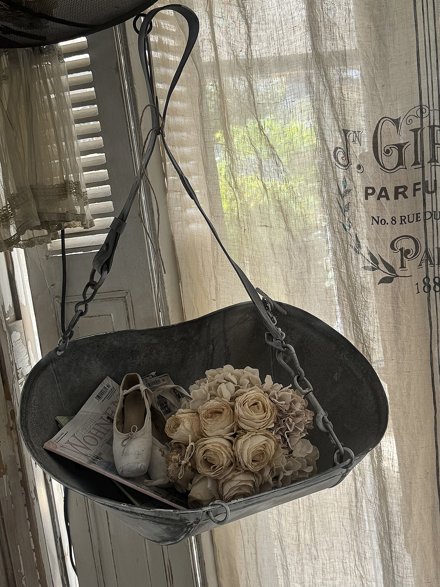 Alte Ernteschüssel aus Zink mit originalem Ledergriff – authentischer Shabby-Charme***