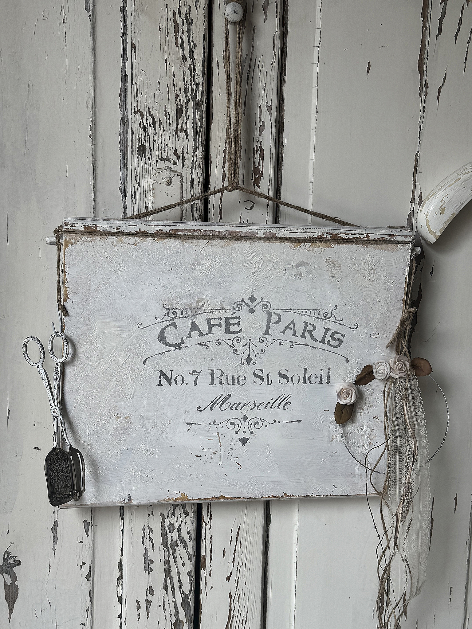 Bild „Cafe Paris“ mit charmanten Begleitern – französischer Vintage-Zauber***