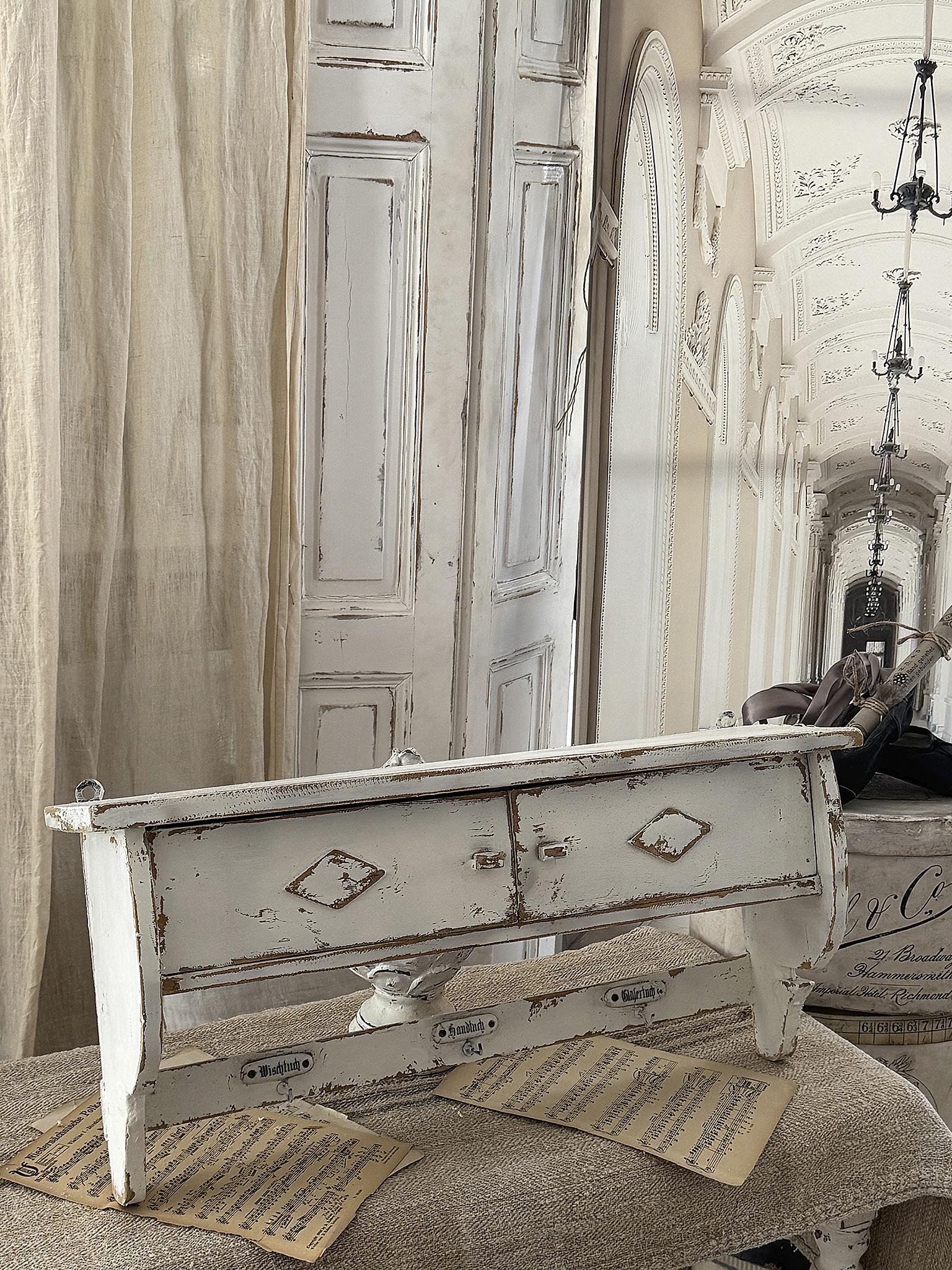 Reserviert! Wunderschönes Gründerzeitregal mit Schildchen und Staufach *** Reserviert! Wunderschönes Gründerzeitregal mit Schildchen und Staufach ***