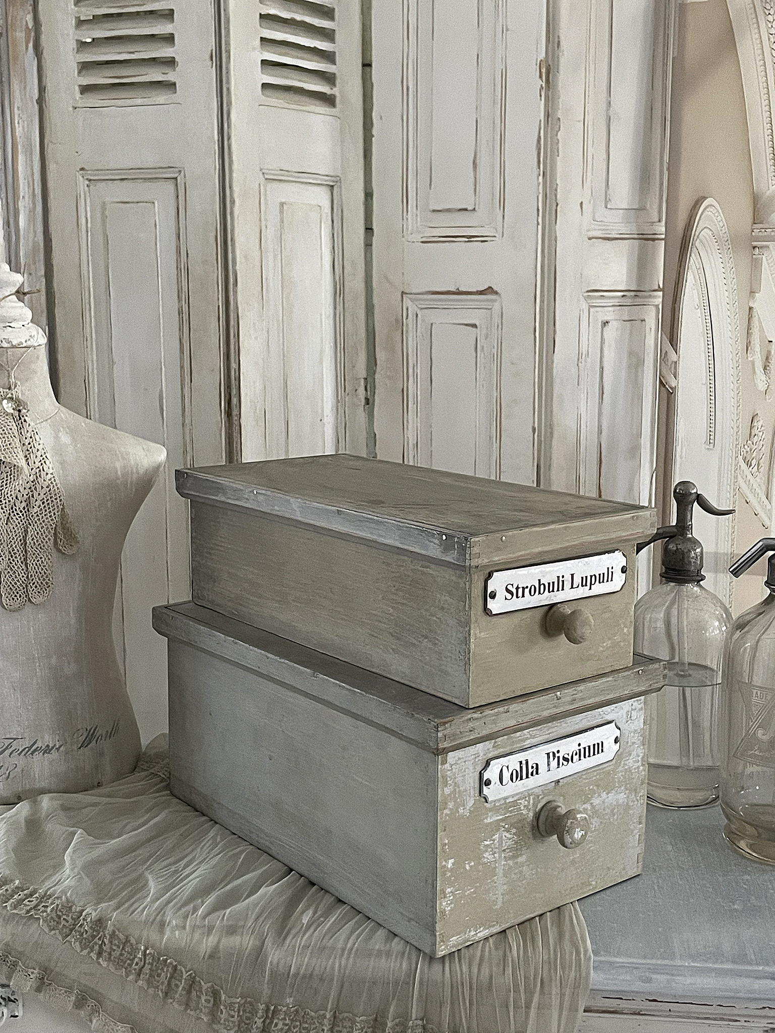 Duo alte Holz Apothekerkisten mit Deckel im Original Lack*** Duo alte Holz Apothekerkisten mit Deckel im Original Lack***