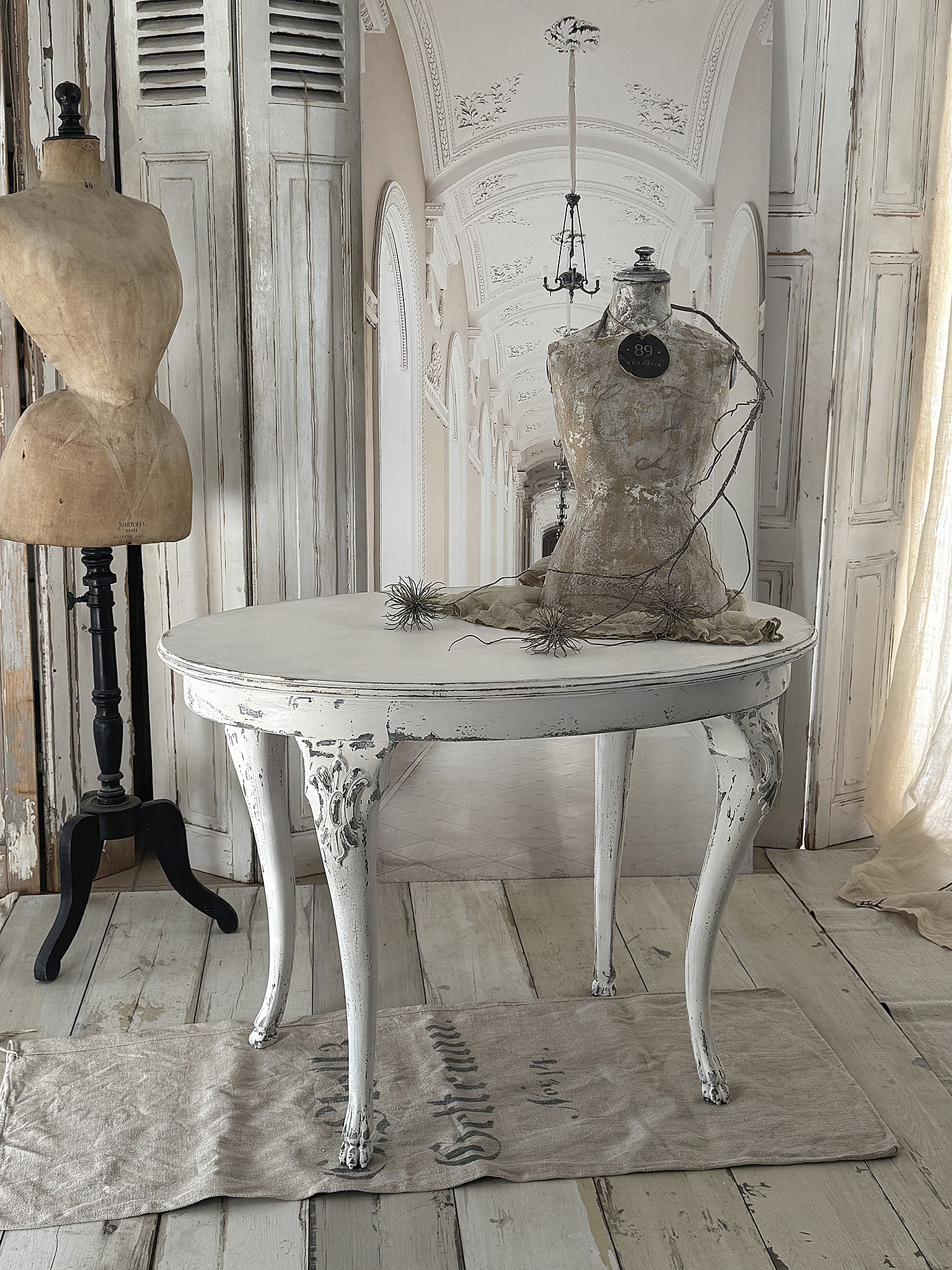 Antiker Louis-Philippe-Tisch im authentischen Shabby-Look***