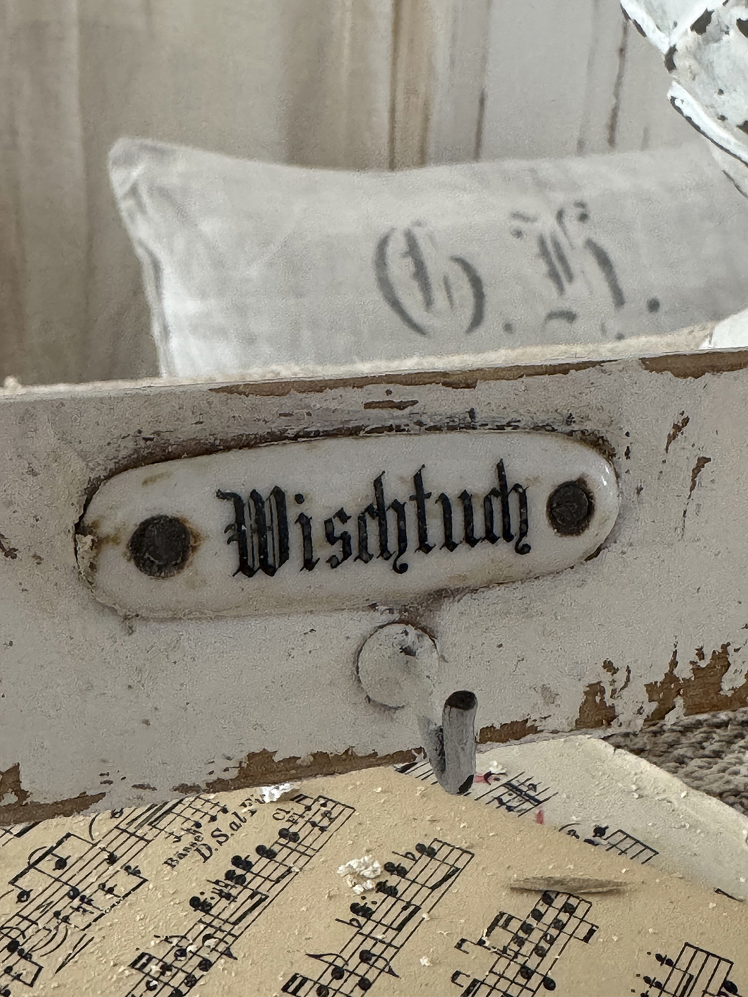 Reserviert! Wunderschönes Gründerzeitregal mit Schildchen und Staufach *** Reserviert! Wunderschönes Gründerzeitregal mit Schildchen und Staufach ***