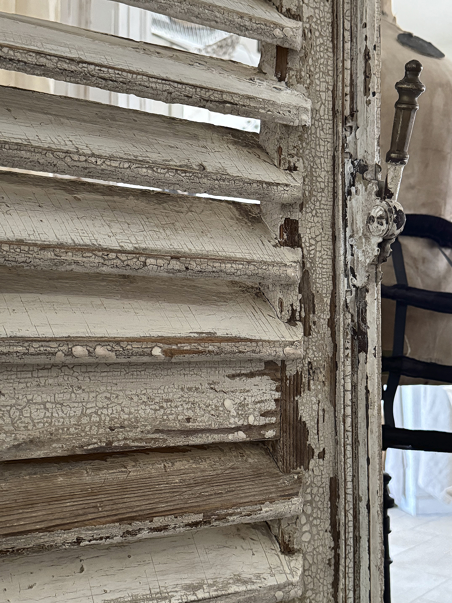 Großer antiker Lamellenladen mit Hebelgriff***