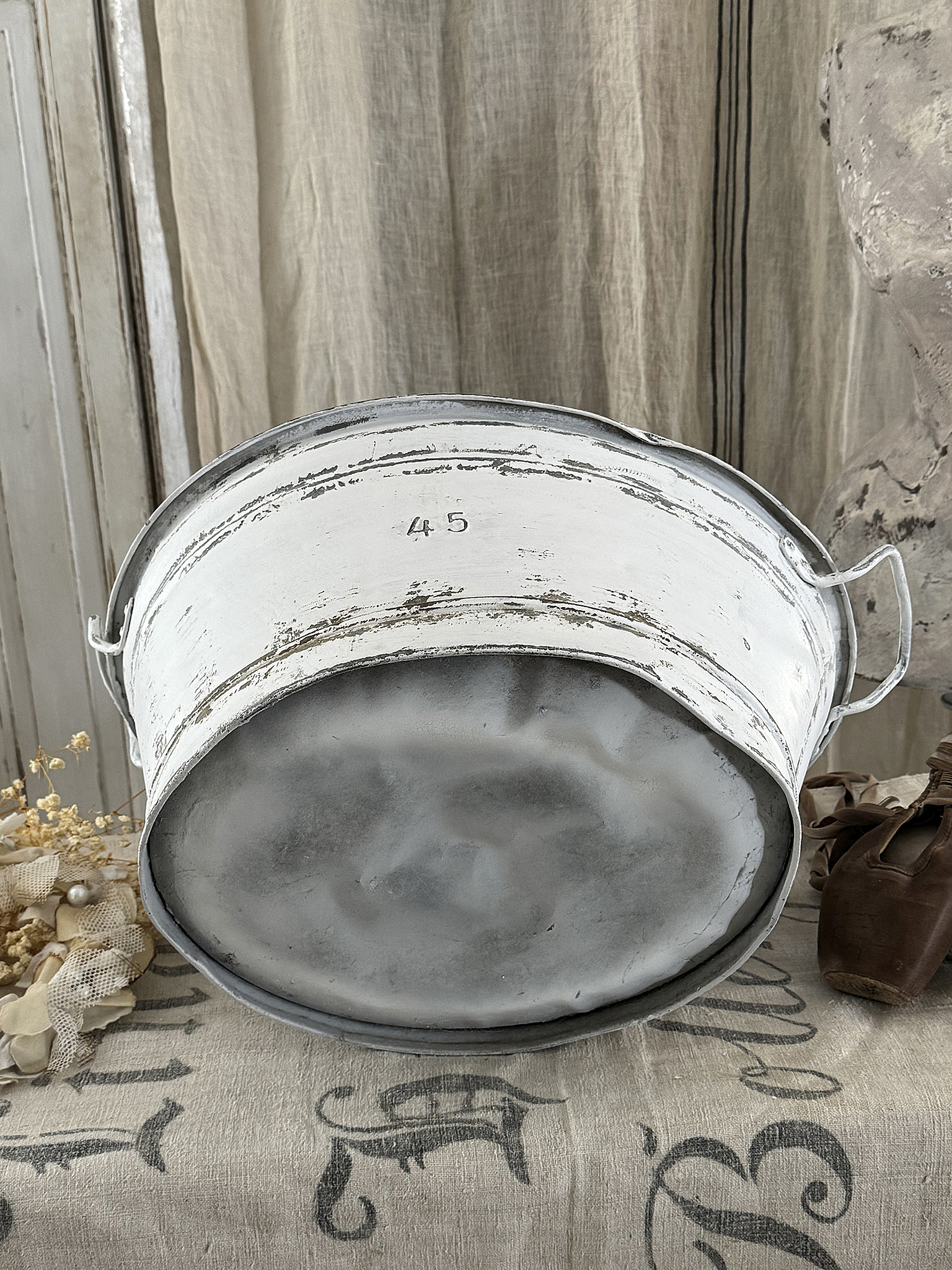 Alte Zinkwanne im weißen Shabby-Look – charmantes Vintage-Unikat***