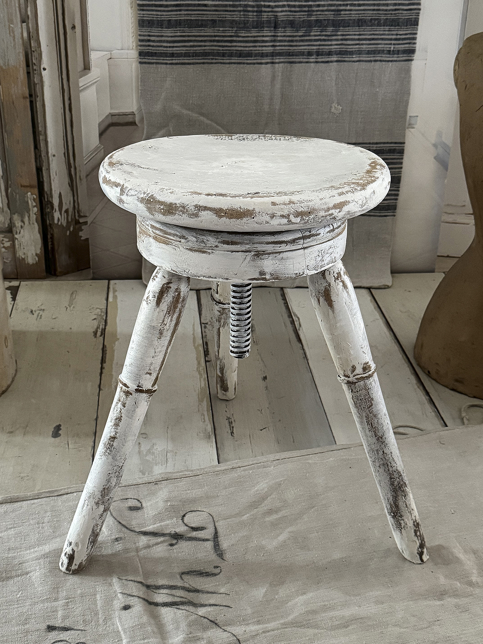 Alter, robuster Bauernhocker Vintage***