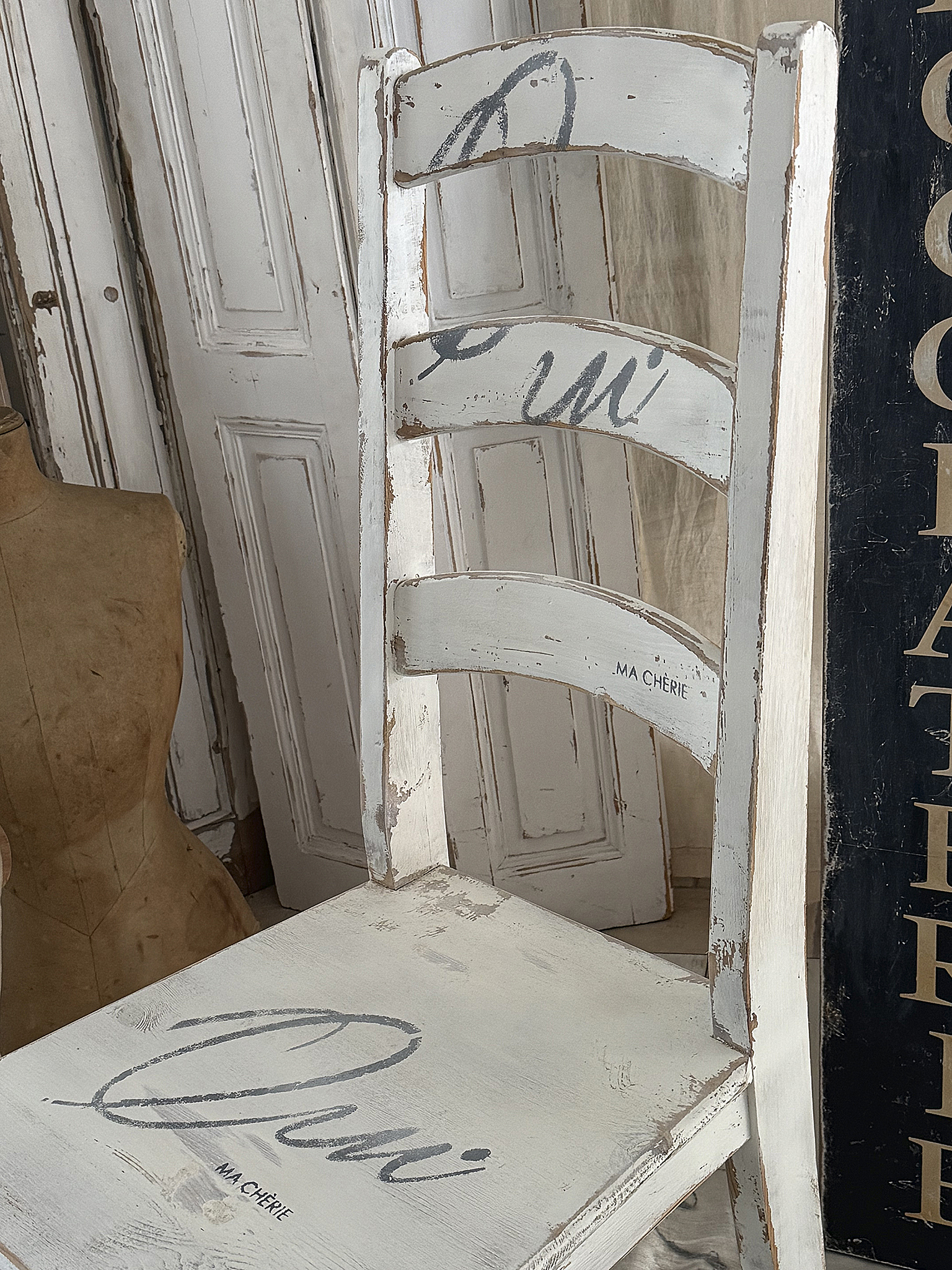 Hoher Holzstuhl Qui Ma Cherie***