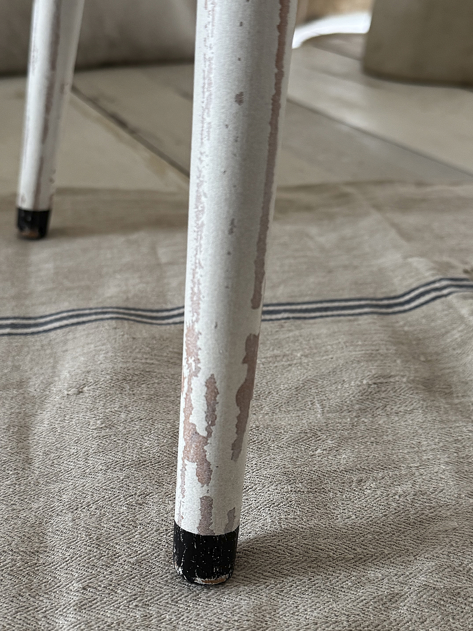 Hocker mit altem Leinen***