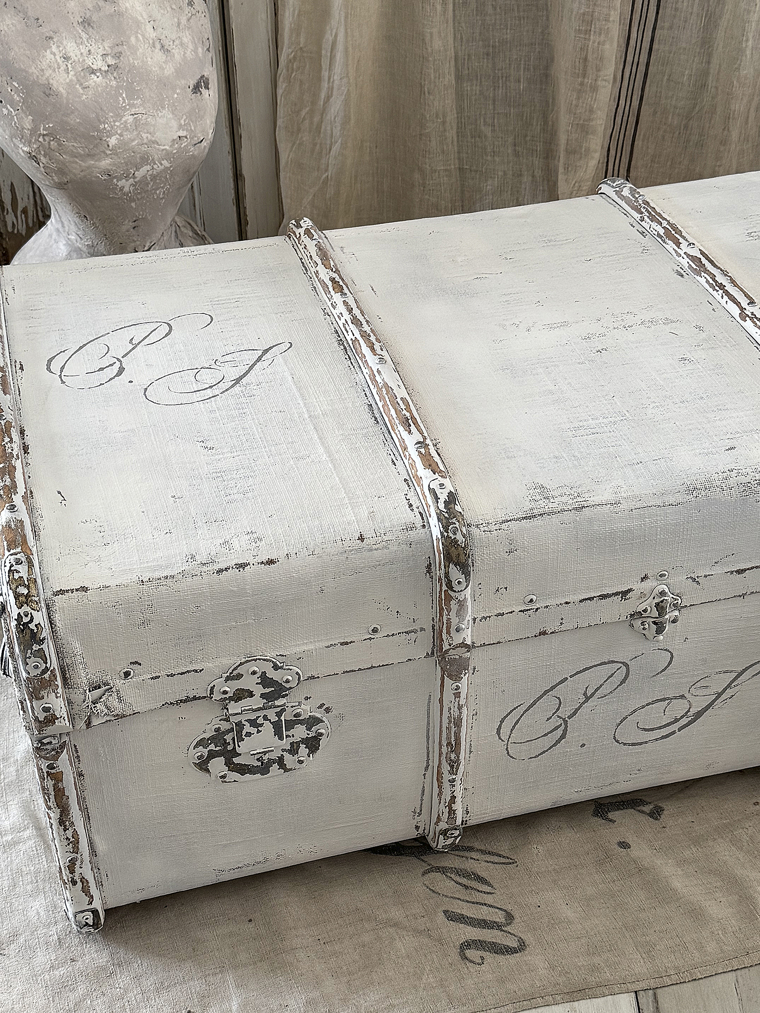 Antiker Überseekoffer „Shabby White“ im nostalgischen Vintage-Look***