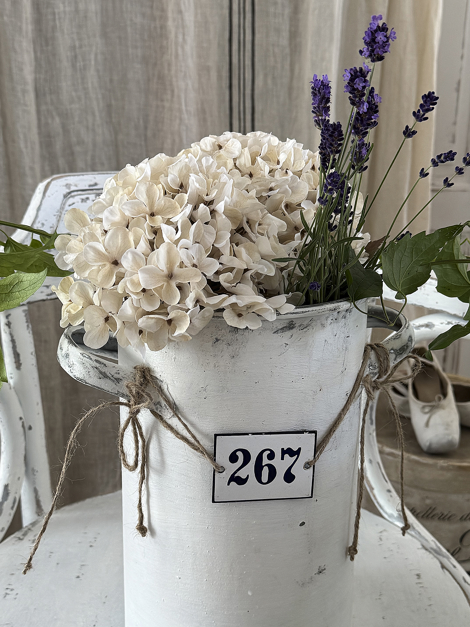 Alter Zinktopf im Shabby Chic mit Emaille-Schildchen Nr. 267***