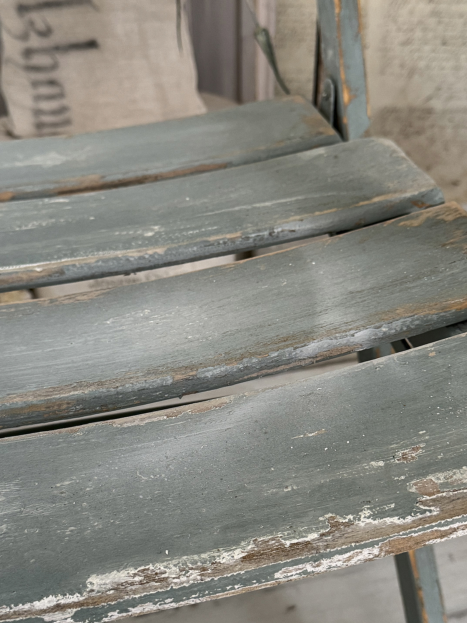 Alter breiter Klappstuhl in Salbei-Grün***