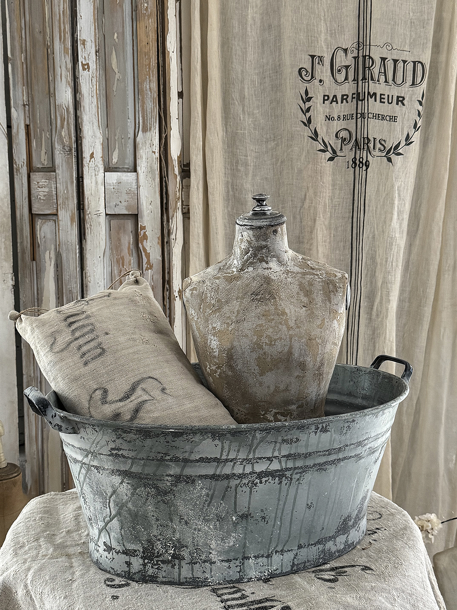 Schöne alte Emaille-Wanne im zartem Salbeigrün mit herrlicher Vintage-Patina***