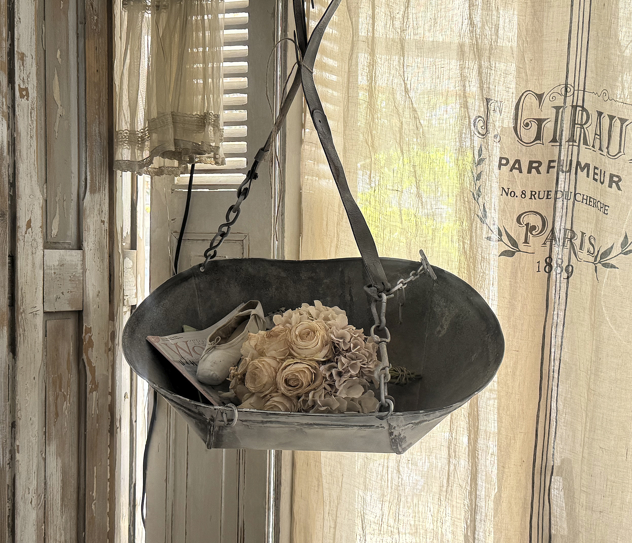 Alte Ernteschüssel aus Zink mit originalem Ledergriff – authentischer Shabby-Charme***