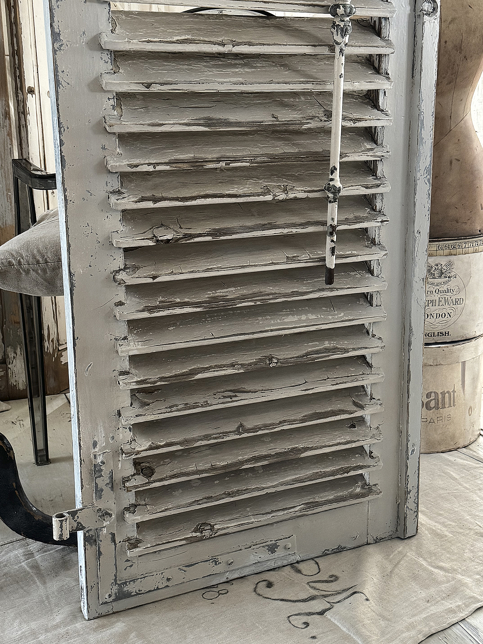 Wunderschöner antiker Lamellenladen im authentischen Vintage-Charme***