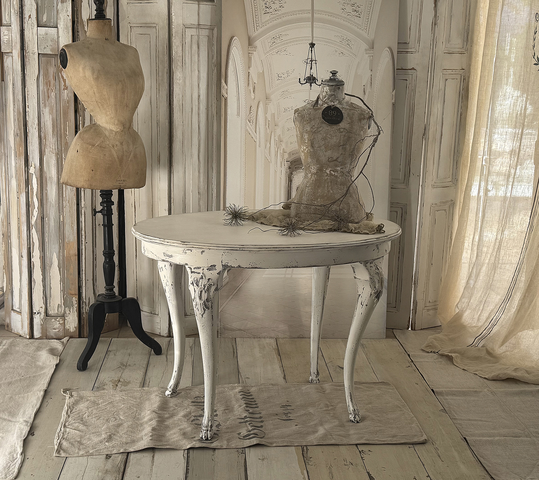 Antiker Louis-Philippe-Tisch im authentischen Shabby-Look***