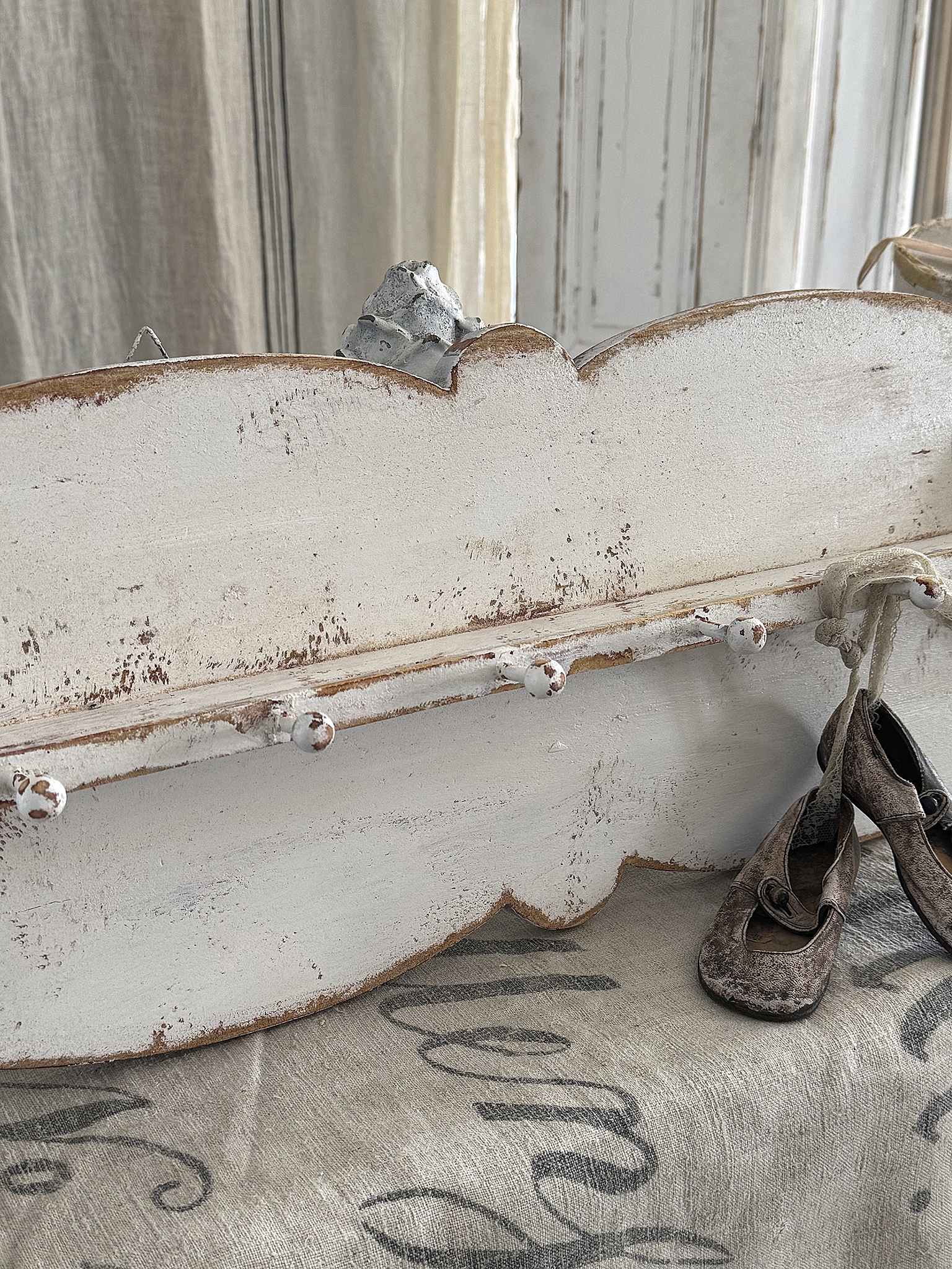 Süßes antikes Haken-Wandregal im Shabby-Chic***