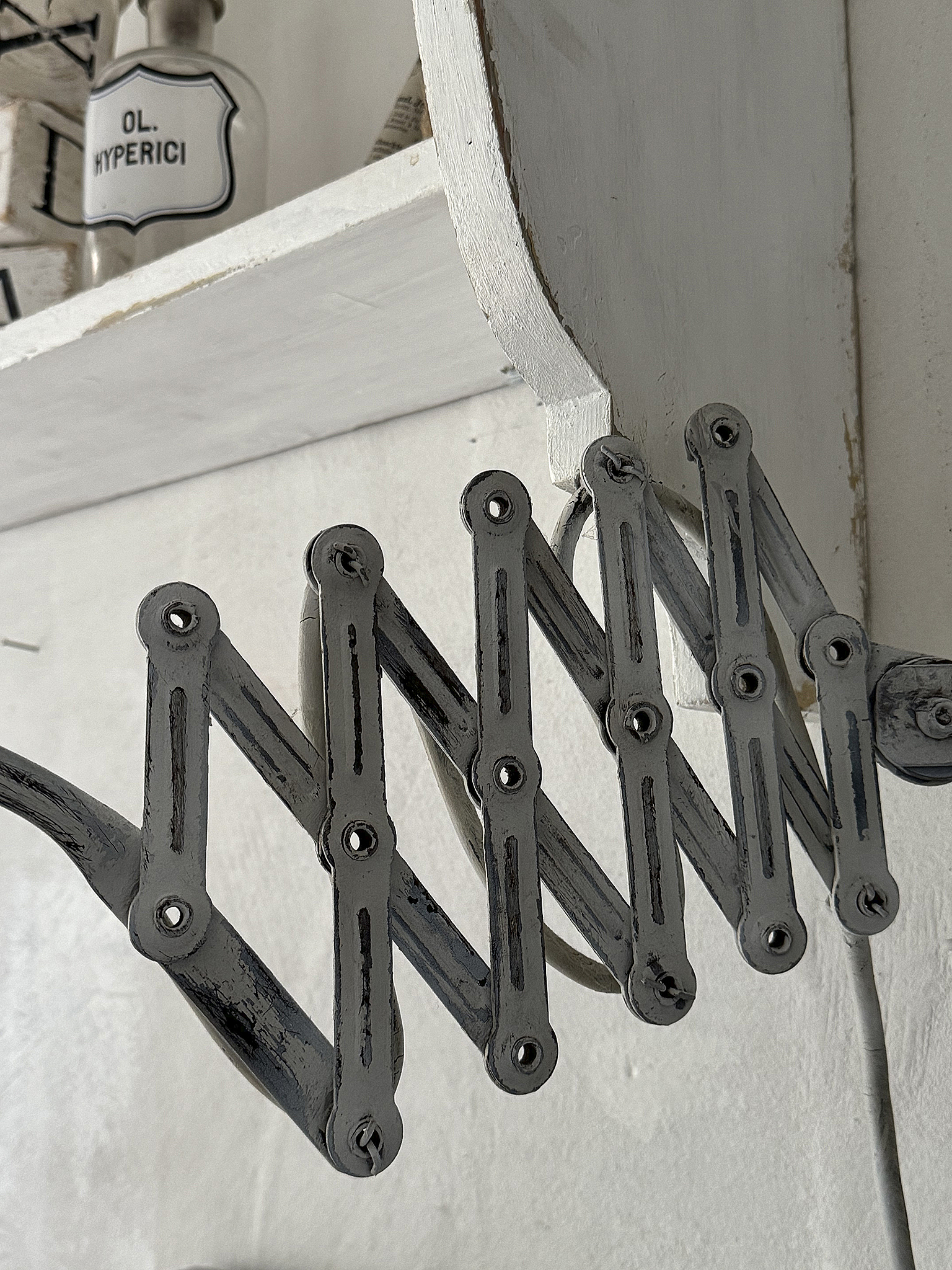 Industrielle Scherenwandlampe im Bauhaus-Design***