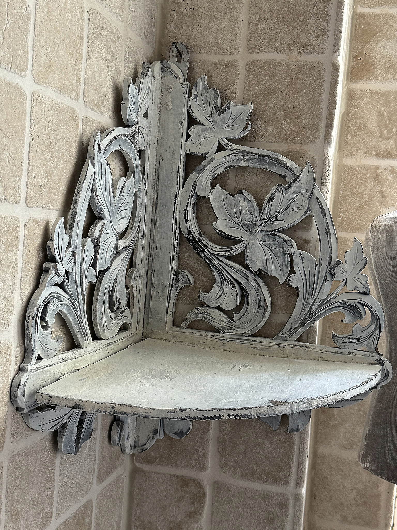 Antikes Eckregal im Jugendstil***