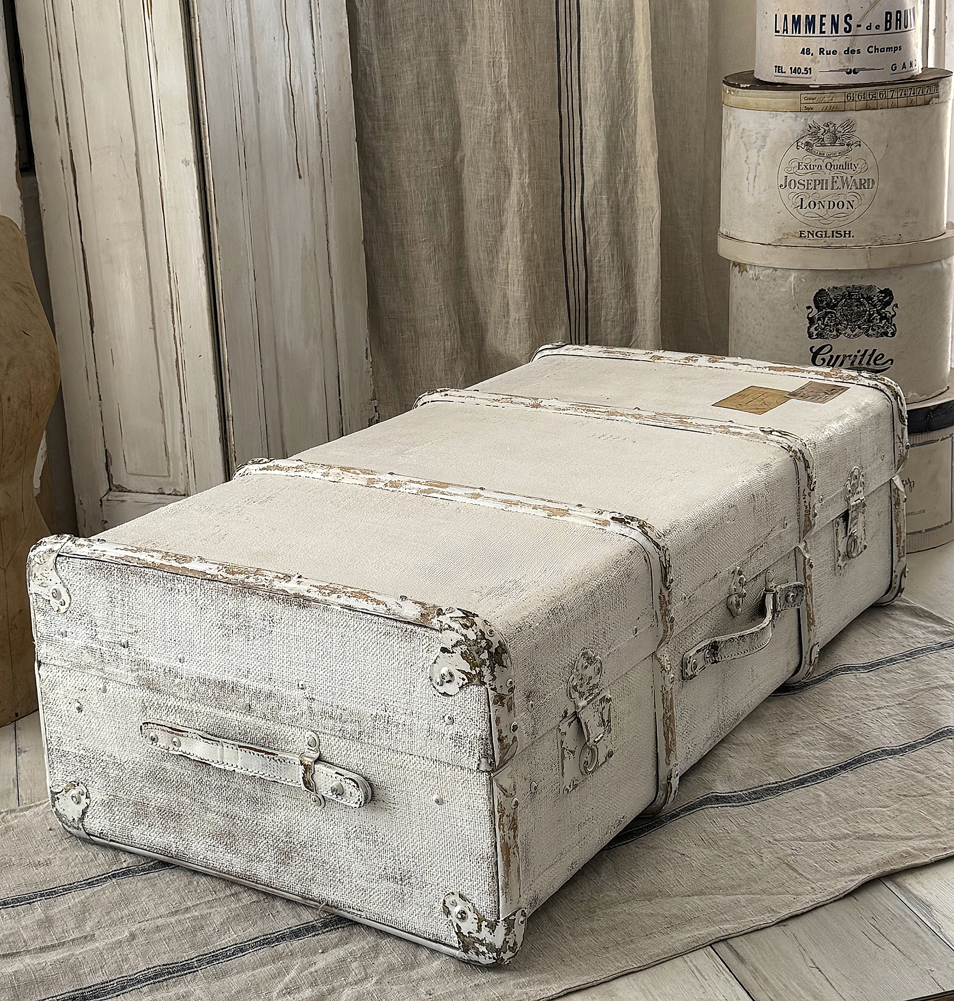 Wunderschöner nostalgischer Überseekoffer mit Holzstreben – Shabby Chic***