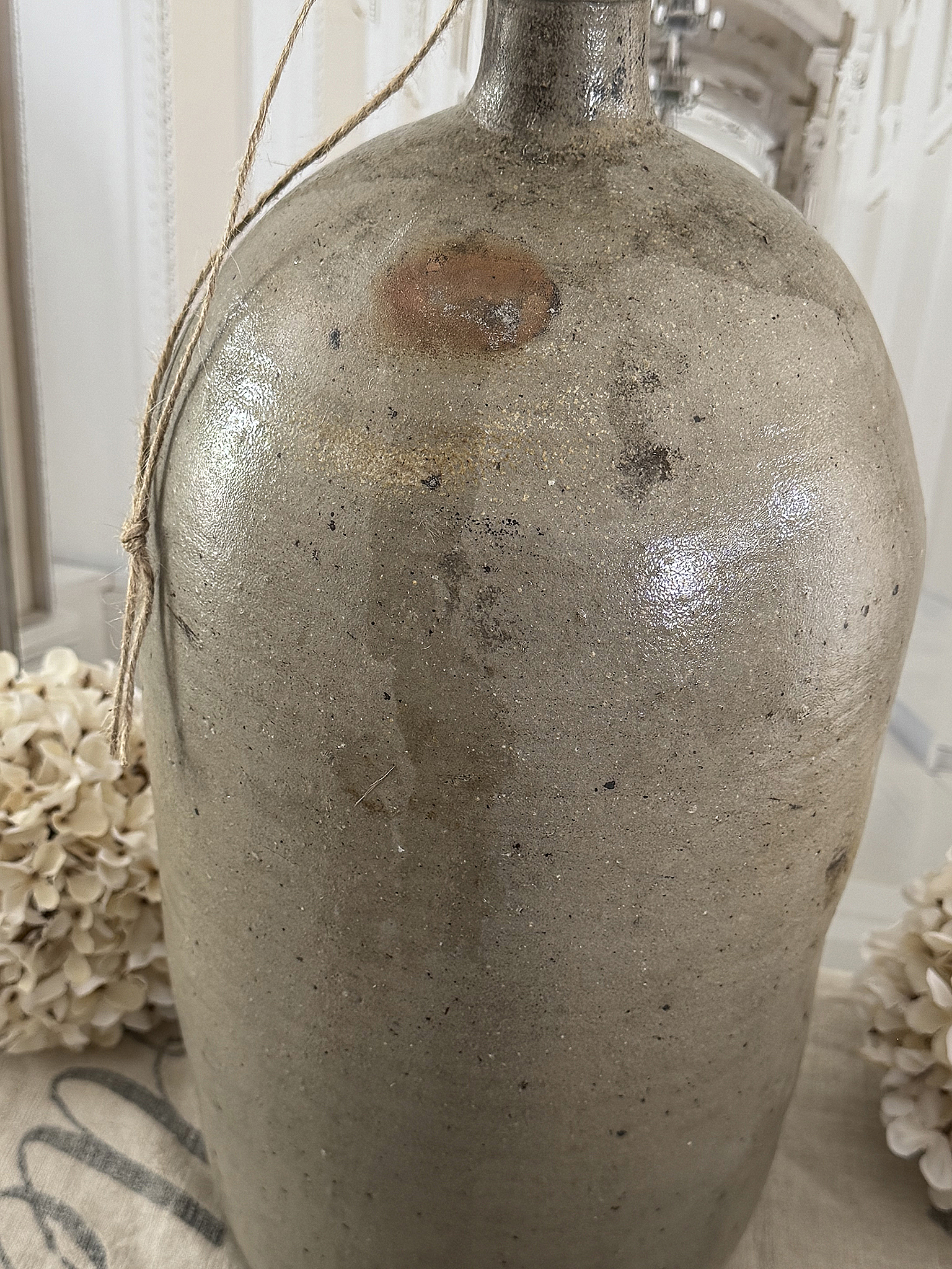 Große alte Steinzeug-Vase aus Frankreich – handgefertigtes Unikat mit Charakter und Patina***