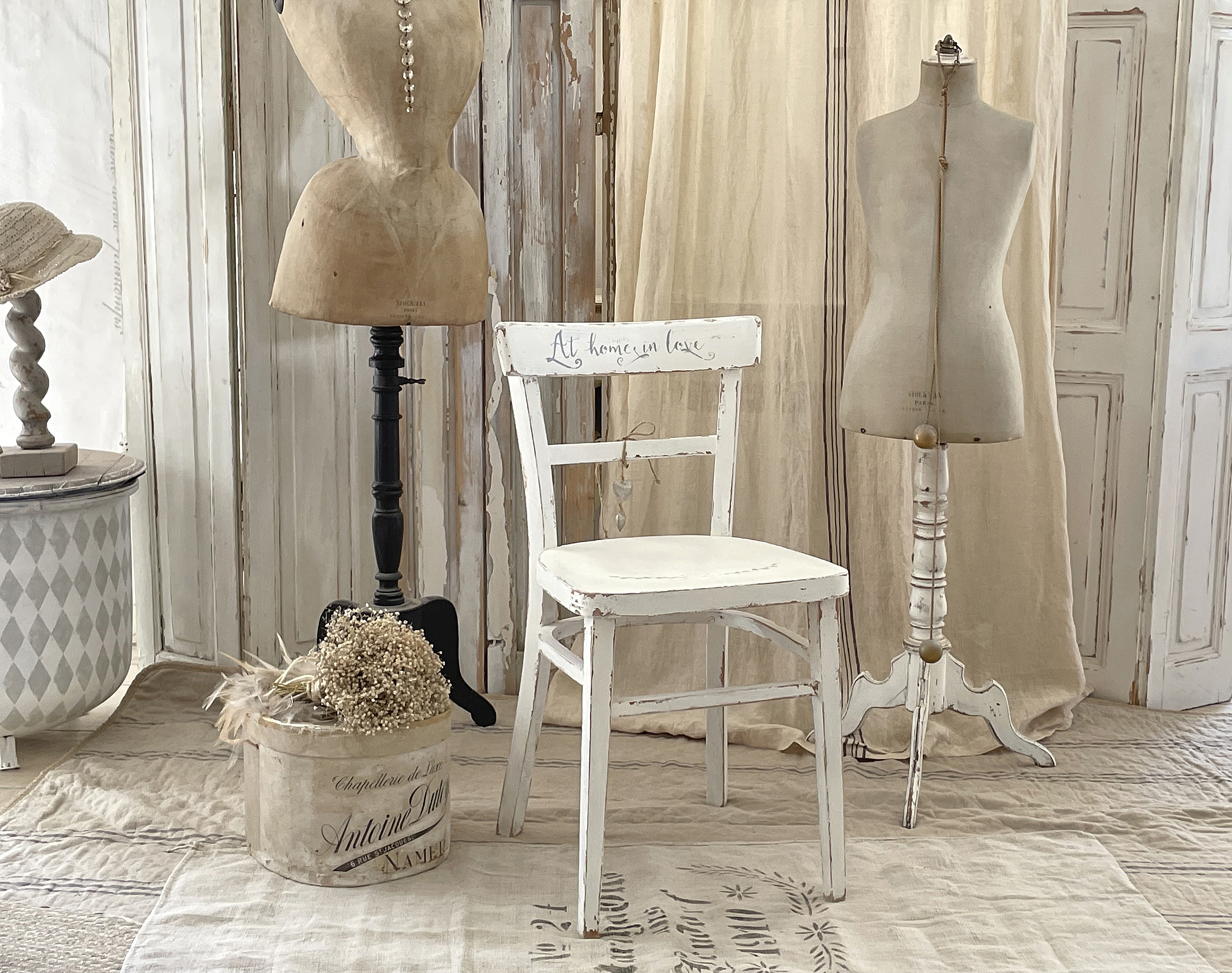 Zarter Shabby-Stuhl Love*** Zarter Shabby-Stuhl Love***