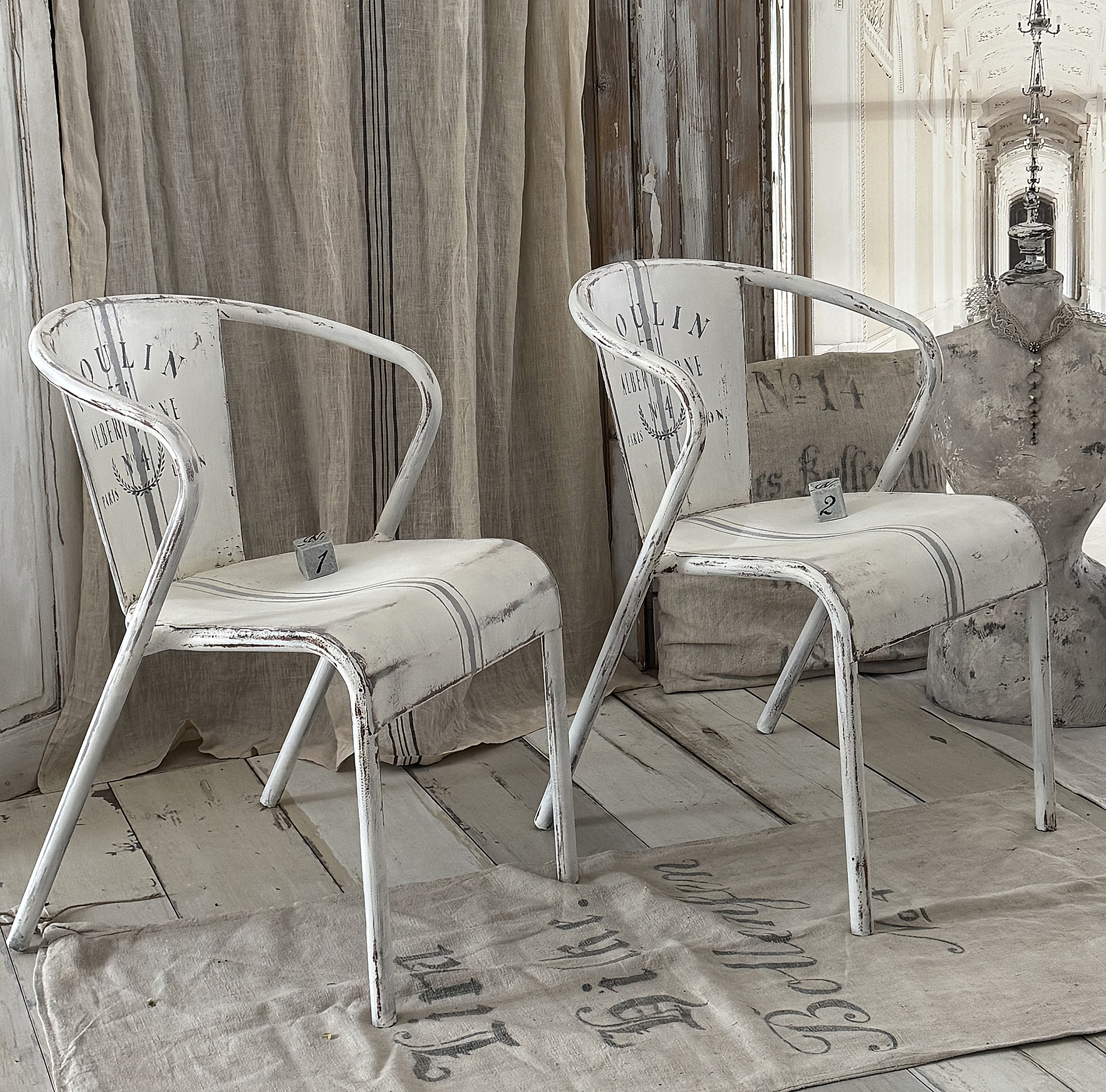 Dekorativer Vintage-Metallstuhl mit französischer Schablonierung***