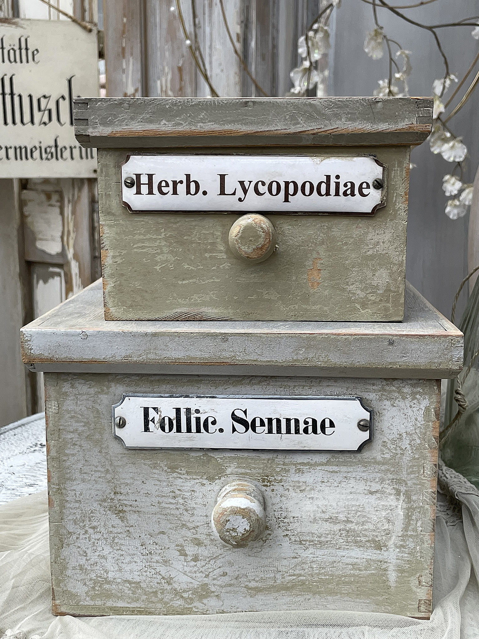 Duo alte Holz Apothekerkisten mit Deckel im original Lack*** Duo alte Holz Apothekerkisten mit Deckel im original Lack***