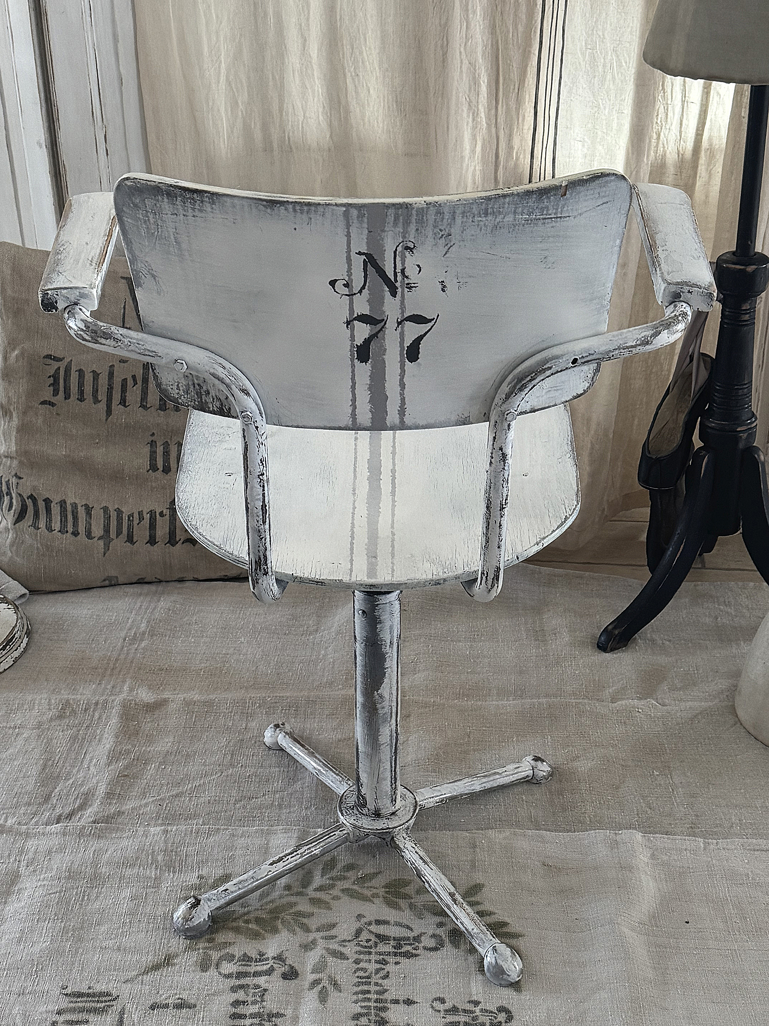 Alter Shabby Bürostuhl 77***