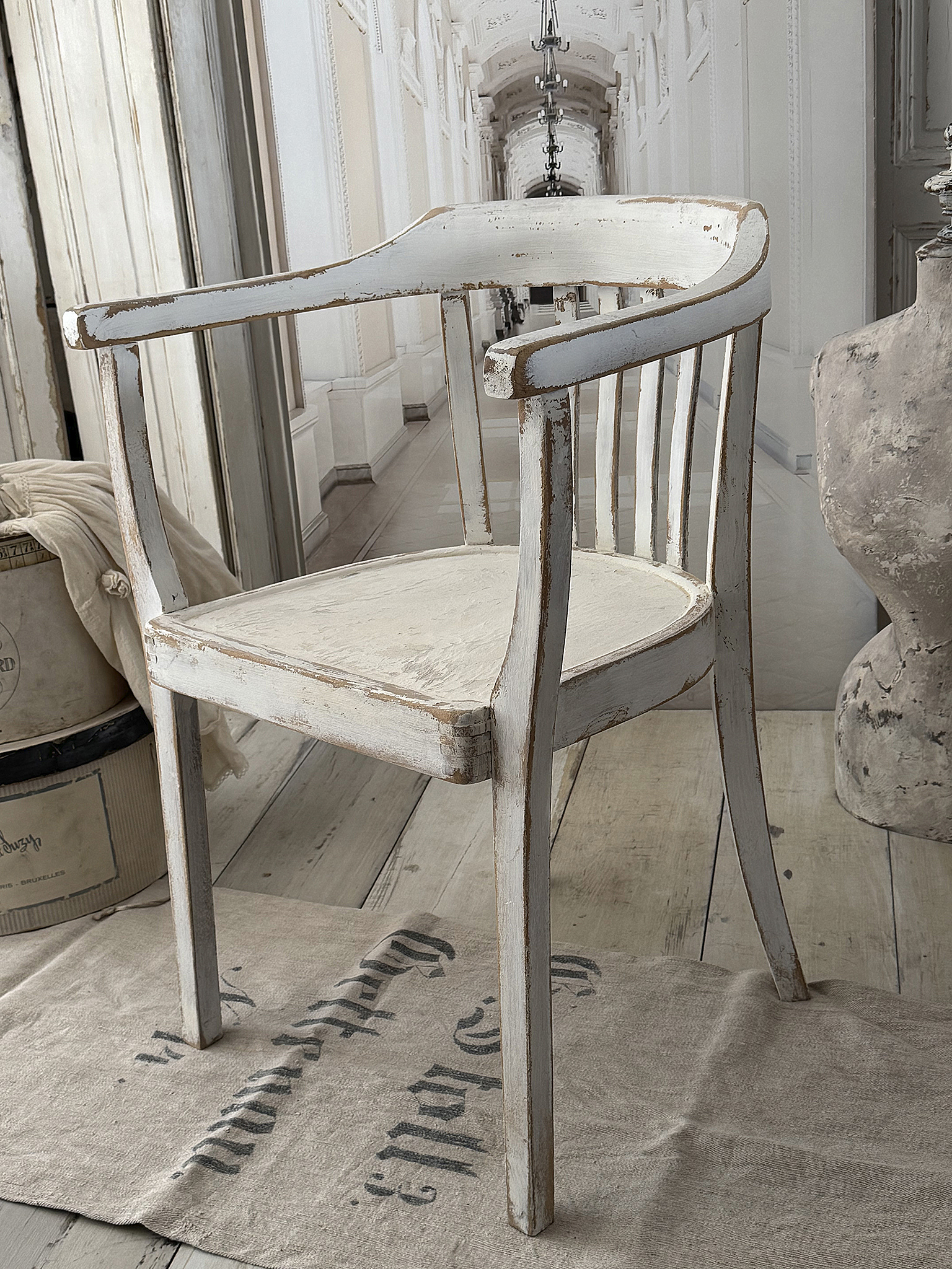 Original Bauhaus Armlehnstuhl – Shabby Chic im alten Originallack***