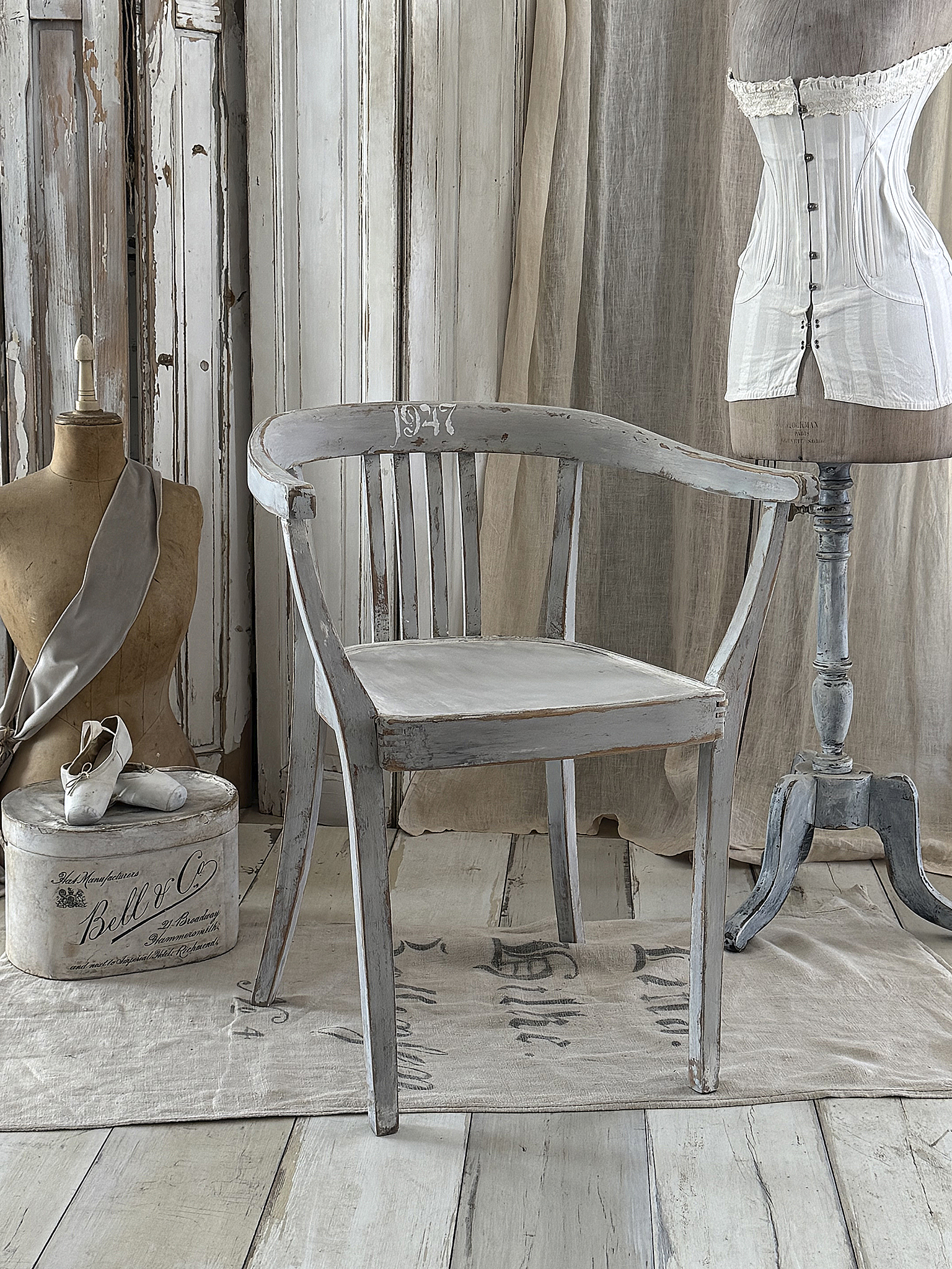 Alter Armlehnenstuhl Bauhaus Vintage/Creme-grau***